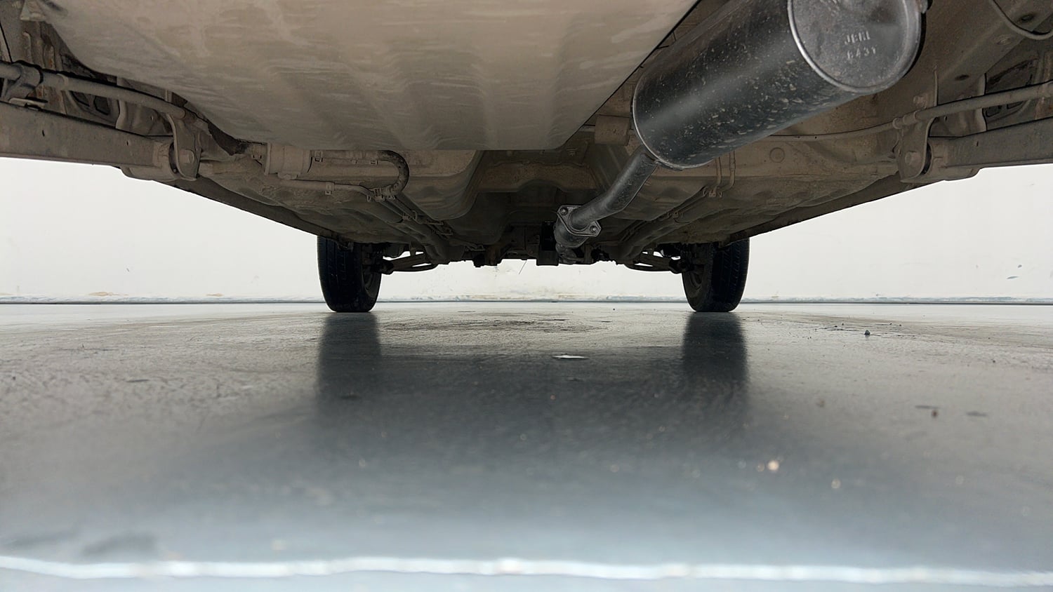 Used 2016 Maruti Suzuki Alto 800 Lxi Petrol Manual extra REAR UNDERBODY VIEW (TAKEN FROM REAR)