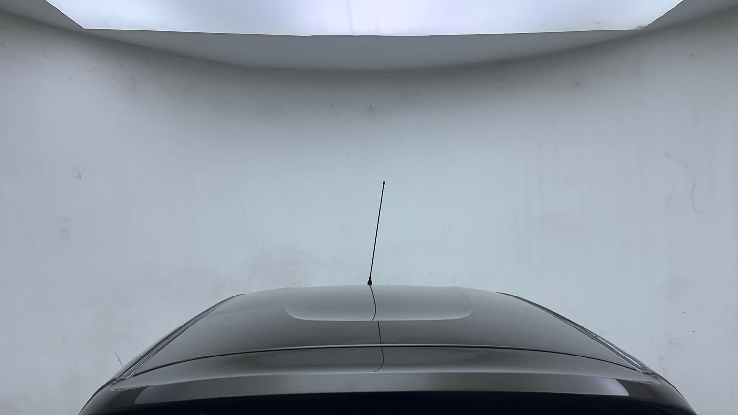 Used 2016 Renault Kwid RXT Petrol Manual exterior EXTERIOR ROOF VIEW