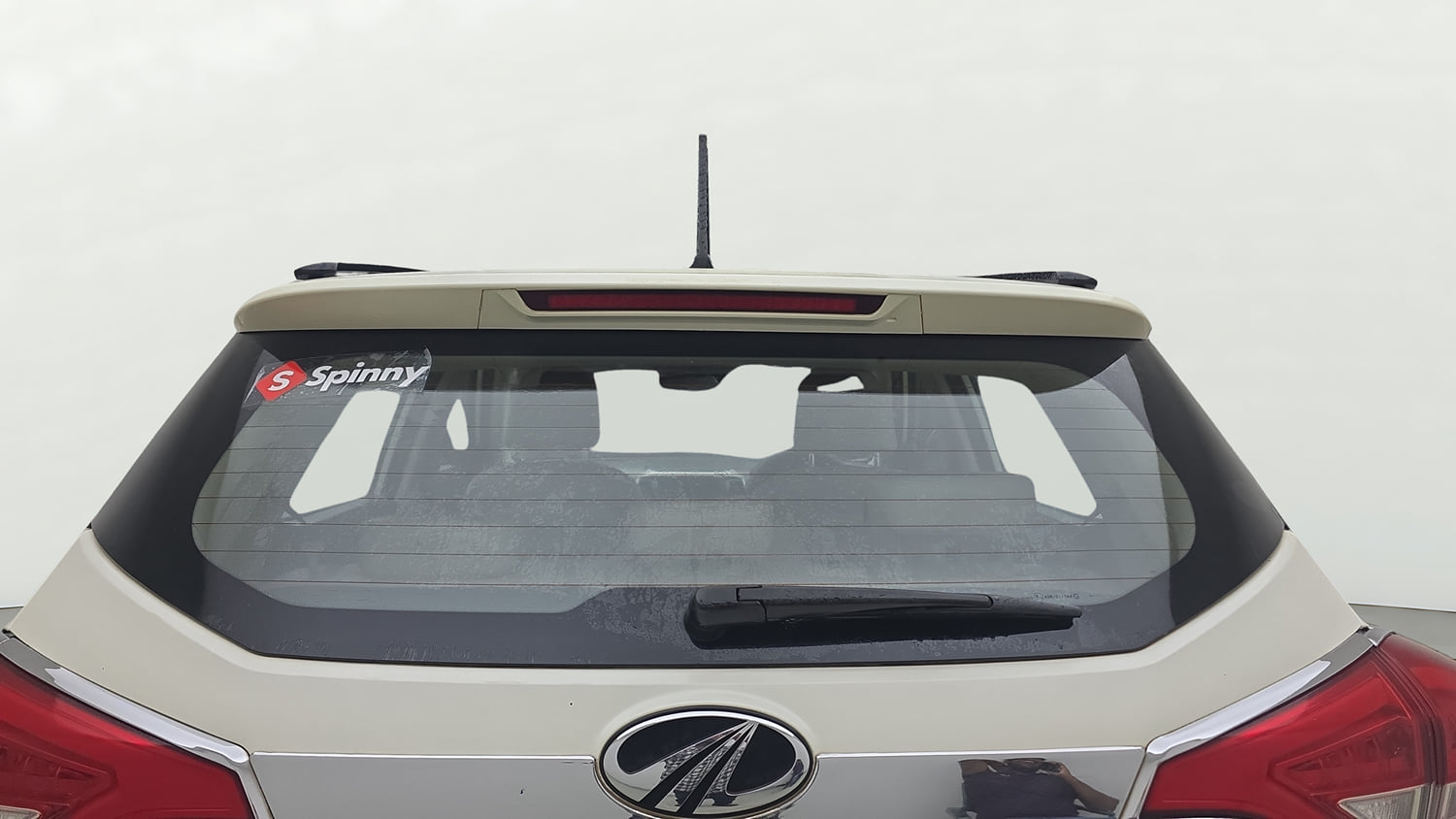 Used 2020 Mahindra XUV 300 W8 (O) 1.5 Diesel Diesel Manual exterior BACK WINDSHIELD VIEW