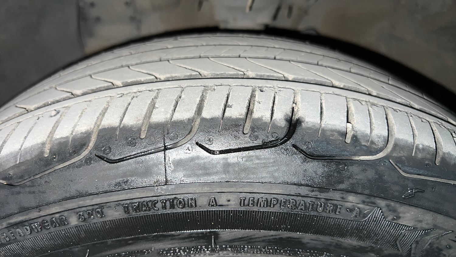 Used 2016 Hyundai Elite i20 Asta 1.2 (O) Petrol Manual tyres LEFT FRONT TYRE TREAD VIEW
