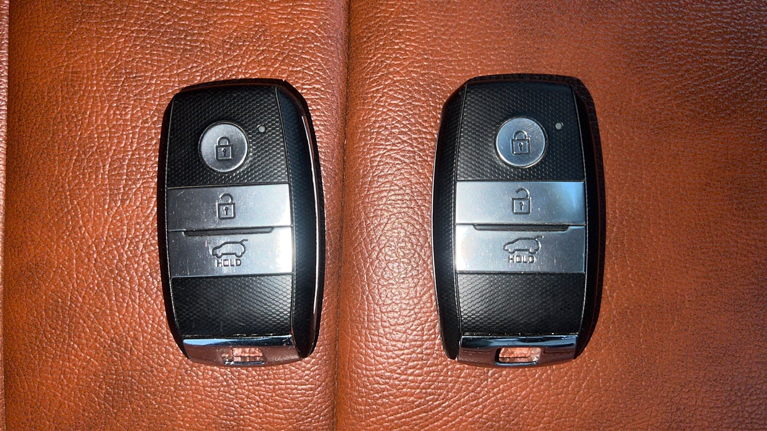 Used 2022 Kia Carens Prestige Plus 1.4 Petrol MT 7 STR Petrol Manual extra CAR KEY VIEW