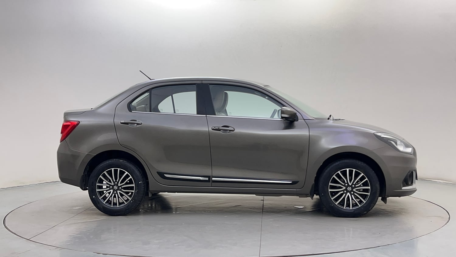 Used 2022 Maruti Suzuki Dzire ZXi Plus AGS Petrol Automatic exterior RIGHT SIDE VIEW