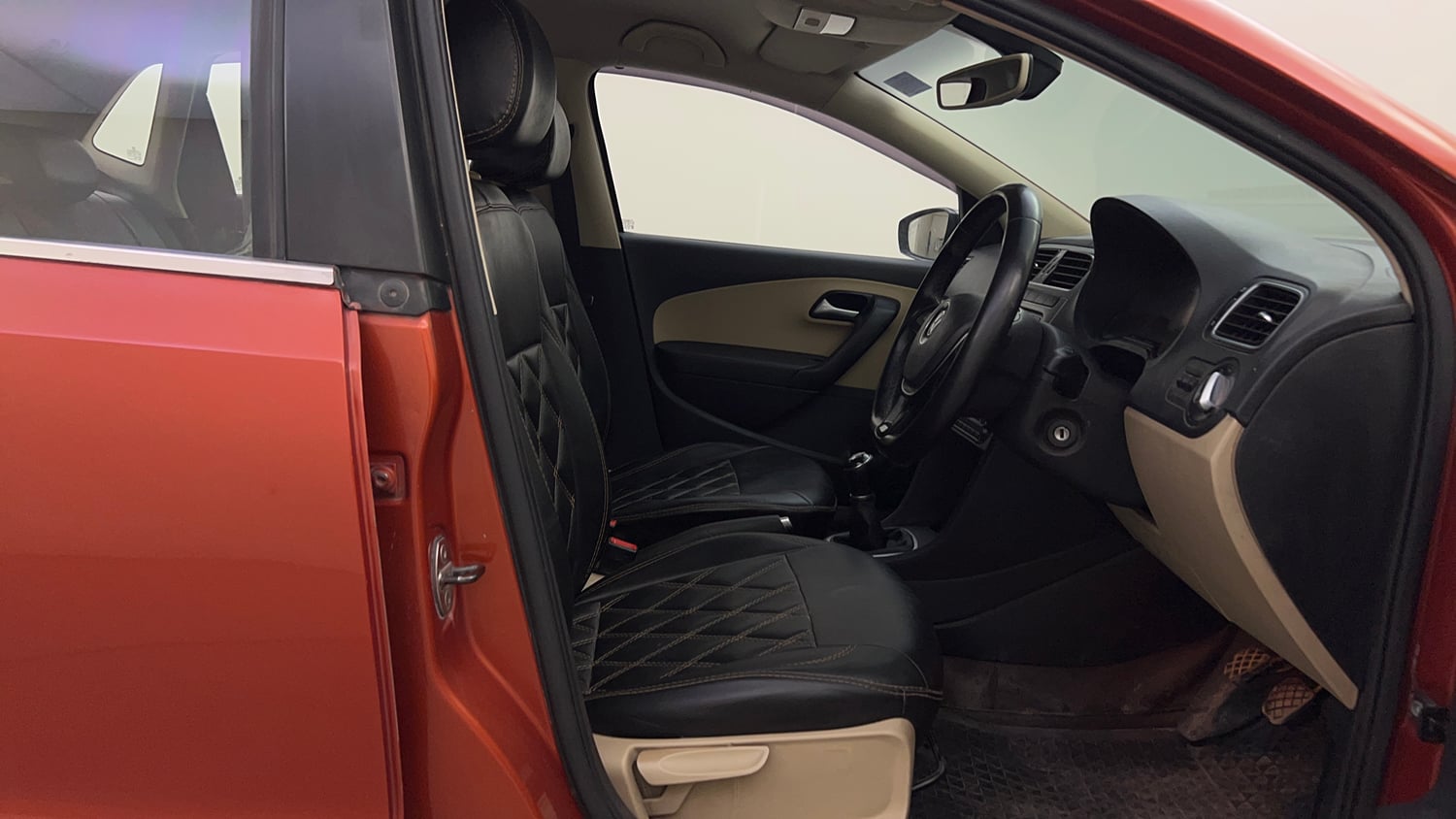 Used 2016 Volkswagen Polo Highline1.2L (P) Petrol Manual interior RIGHT SIDE FRONT DOOR CABIN VIEW