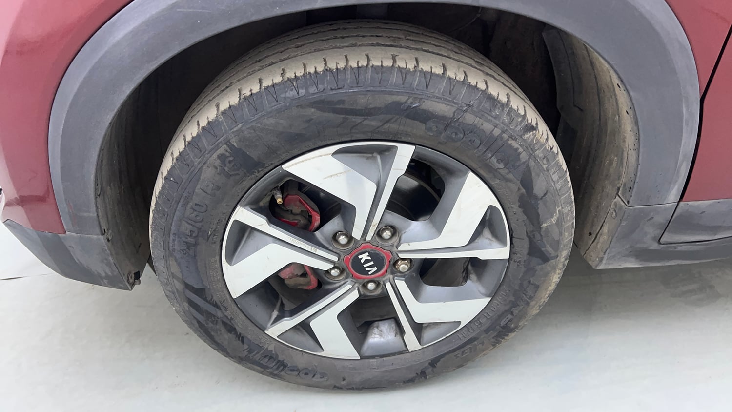 Used 2020 Kia Sonet GTX Plus 1.5 AT Diesel Automatic tyres LEFT FRONT TYRE RIM VIEW