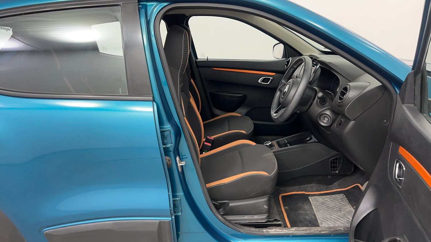 Used 2019 Renault Kwid CLIMBER 1.0 AMT Opt Petrol Automatic interior RIGHT SIDE FRONT DOOR CABIN VIEW
