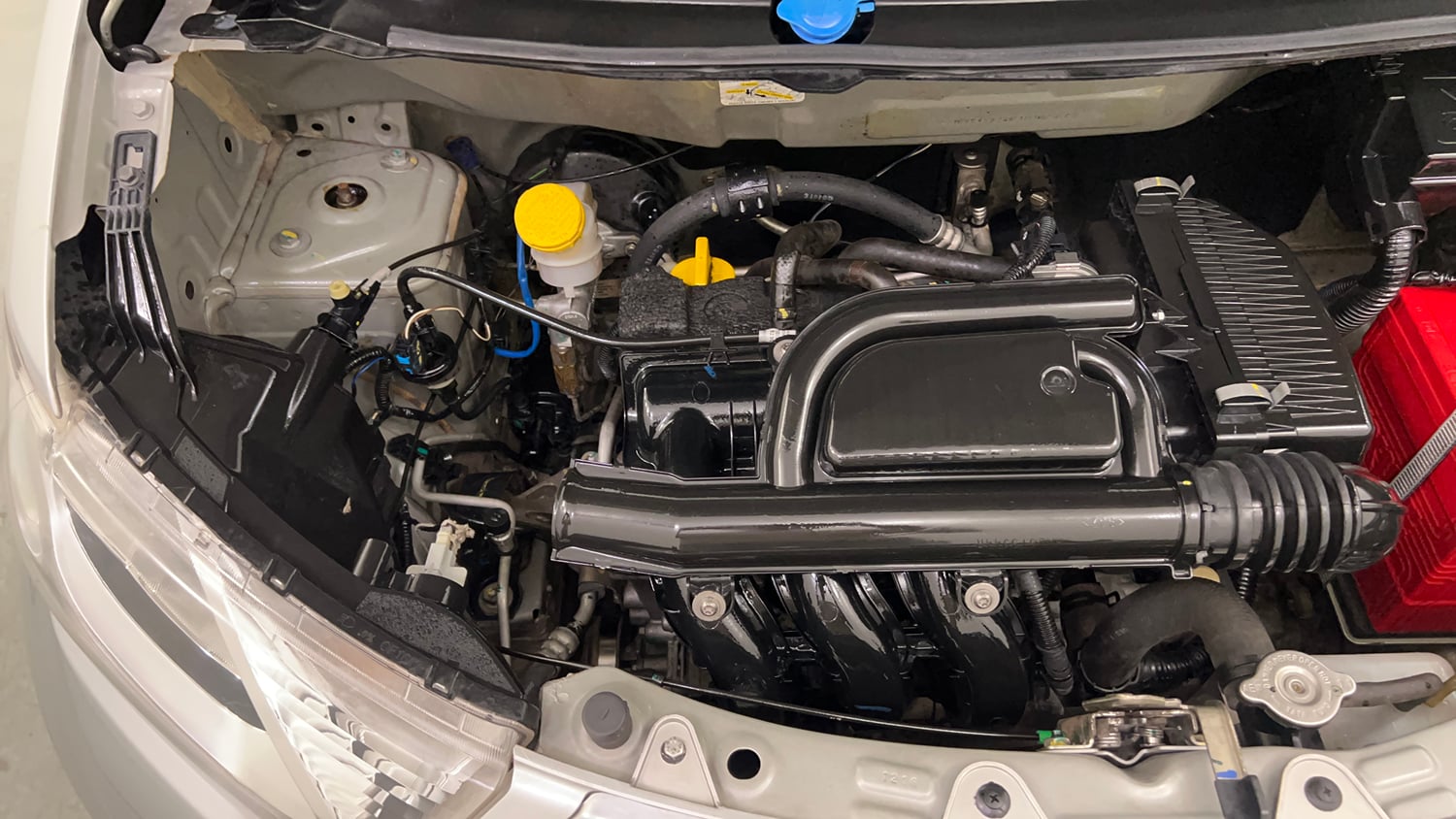 Used 2019 Datsun Redi-GO S 1.0 Petrol Manual engine ENGINE RIGHT SIDE VIEW