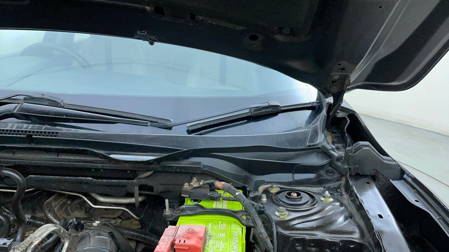 Used 2020 Honda Civic ZX CVT Petrol Petrol Automatic engine ENGINE LEFT SIDE HINGE & APRON VIEW
