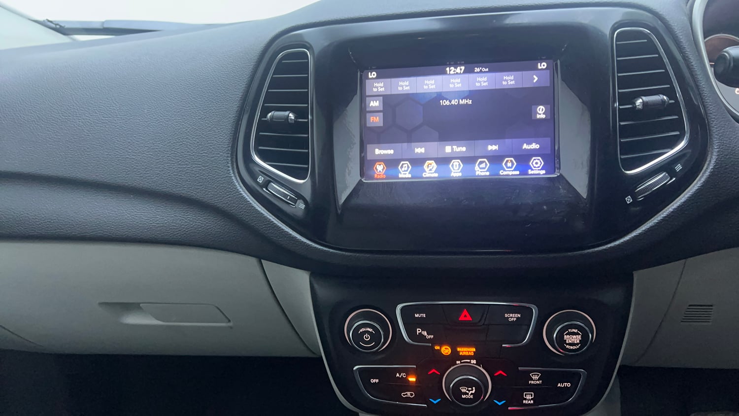 Used 2019 Jeep Compass Limited 1.4 Petrol AT Petrol Automatic interior MUSIC SYSTEM & AC CONTROL VIEW