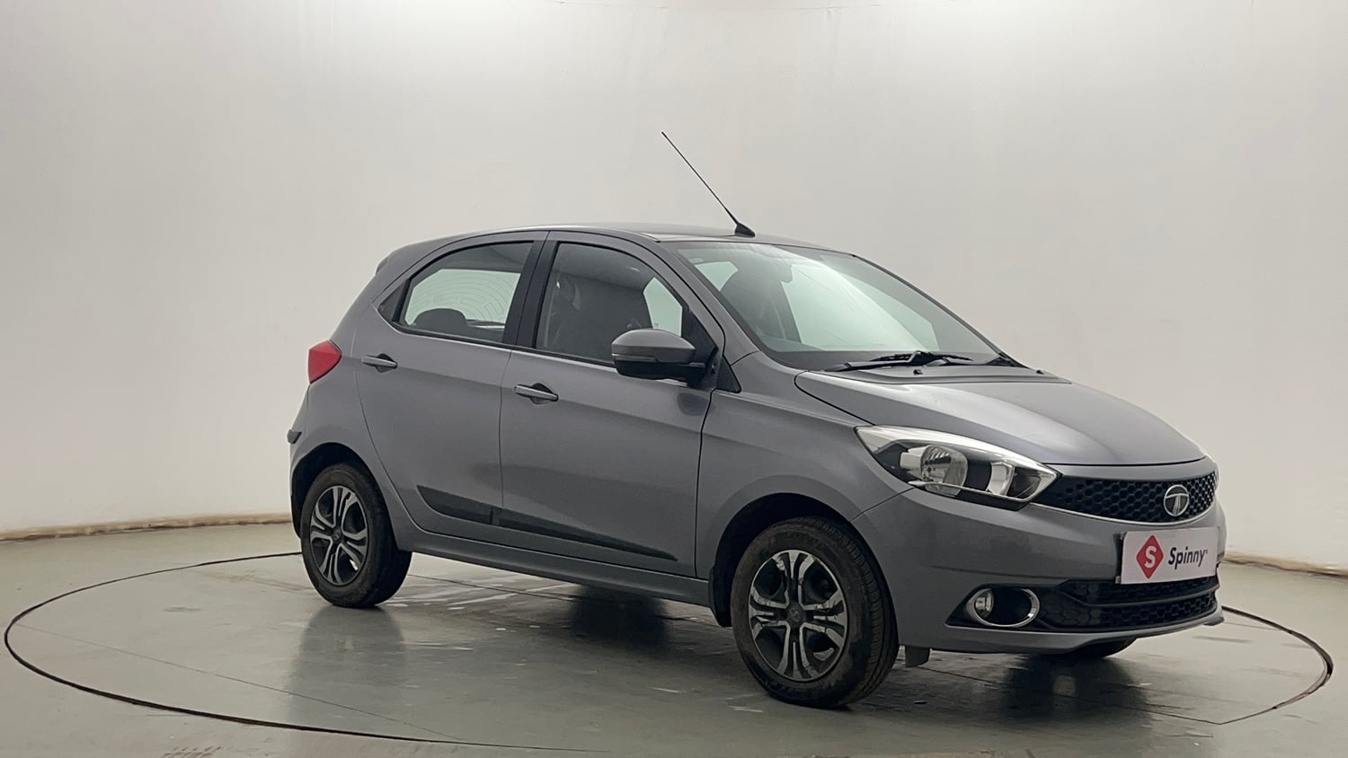 Used 2019 Tata Tiago Revotron XZ Petrol Manual exterior RIGHT FRONT CORNER VIEW