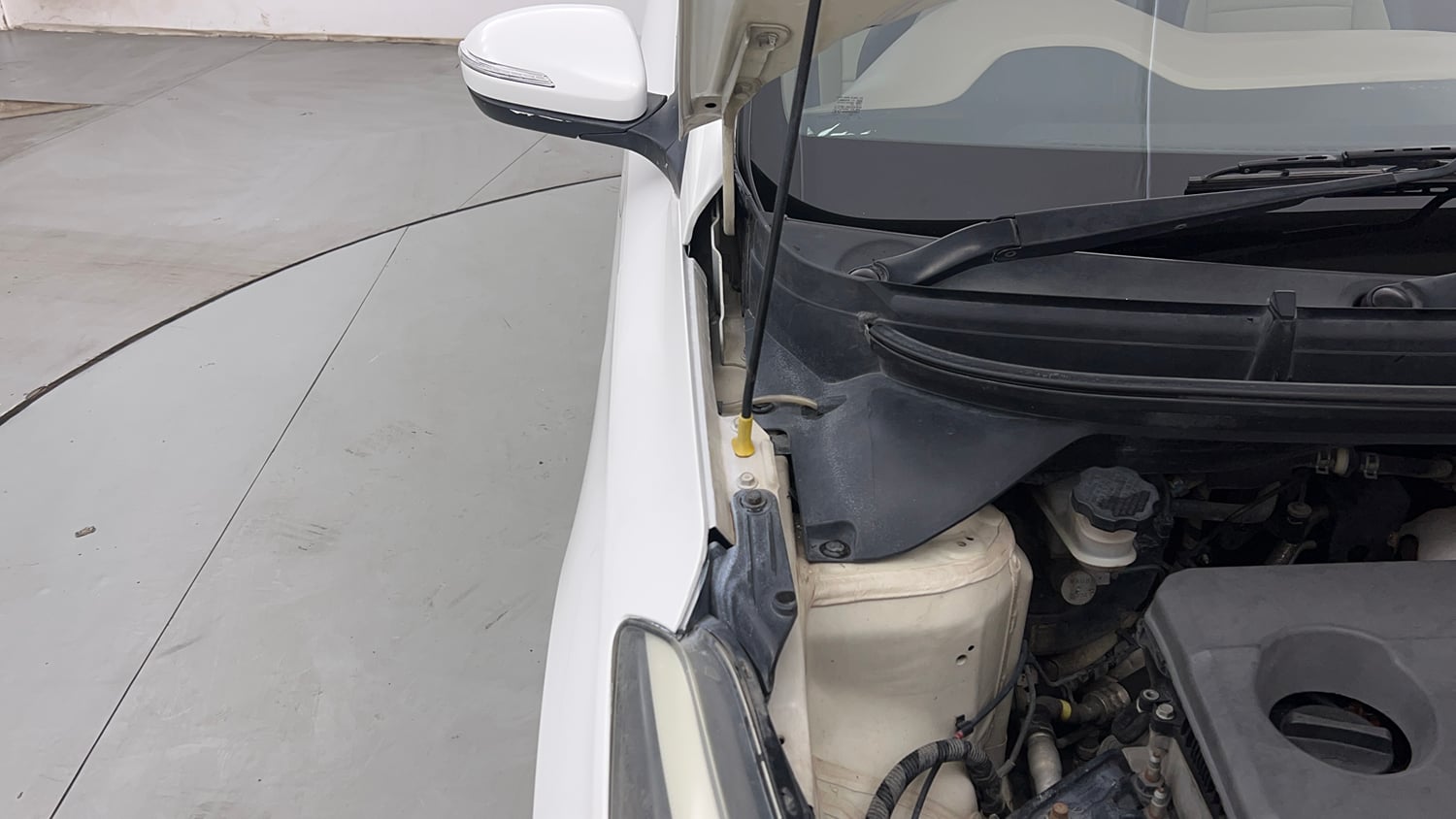 Used 2018 Hyundai Elite i20 Asta 1.4 CRDI (O) Diesel Manual engine ENGINE RIGHT SIDE HINGE & APRON VIEW