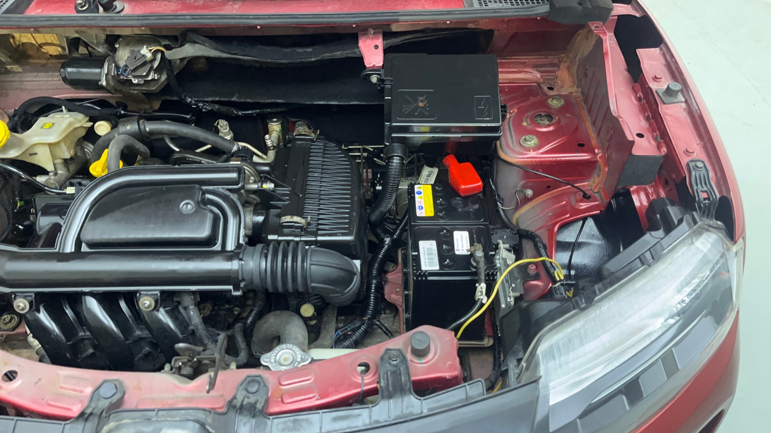 Used 2020 Renault Kwid RXT 1.0 Opt Petrol Manual engine ENGINE LEFT SIDE VIEW