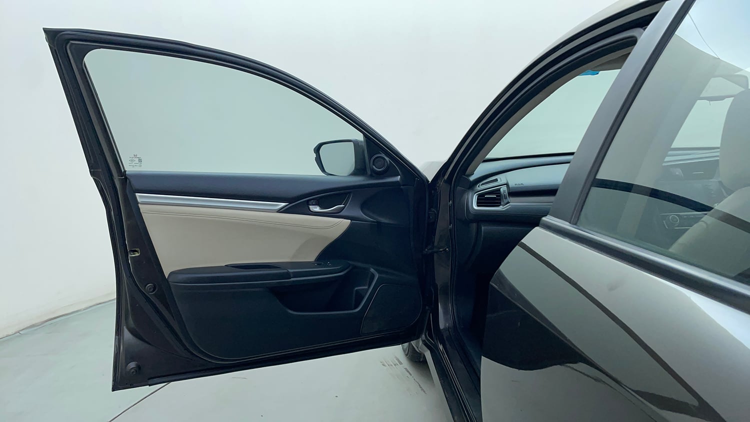 Used 2020 Honda Civic ZX CVT Petrol Petrol Automatic interior LEFT FRONT DOOR OPEN VIEW
