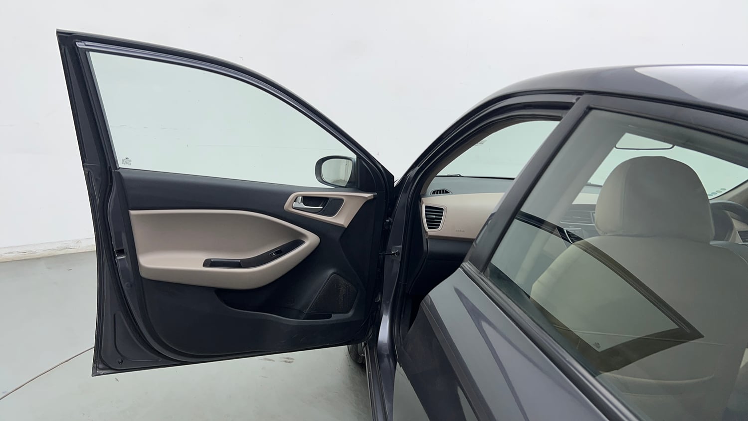 Used 2020 Hyundai Elite i20 Magna Plus 1.2 Petrol Manual interior LEFT FRONT DOOR OPEN VIEW