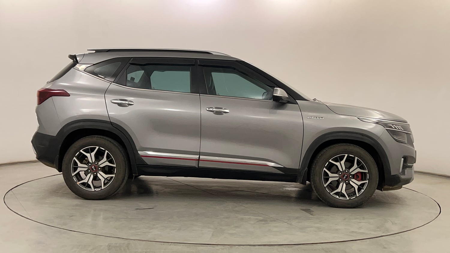 Used 2020 Kia Seltos GTX Plus AT 1.5 Diesel Diesel Automatic exterior RIGHT SIDE VIEW