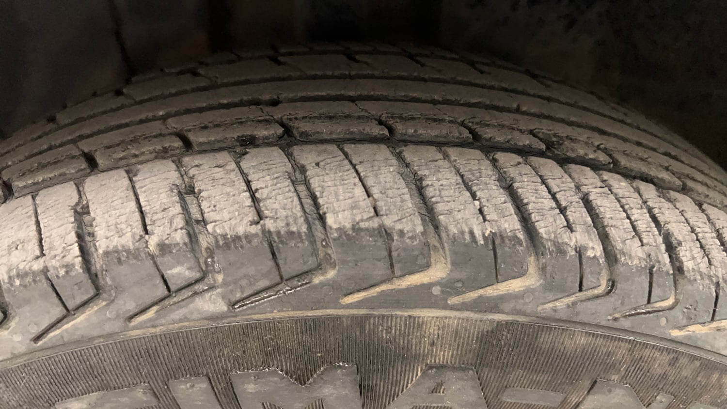 Used 2019 Datsun Redi-GO S 1.0 Petrol Manual tyres LEFT FRONT TYRE TREAD VIEW