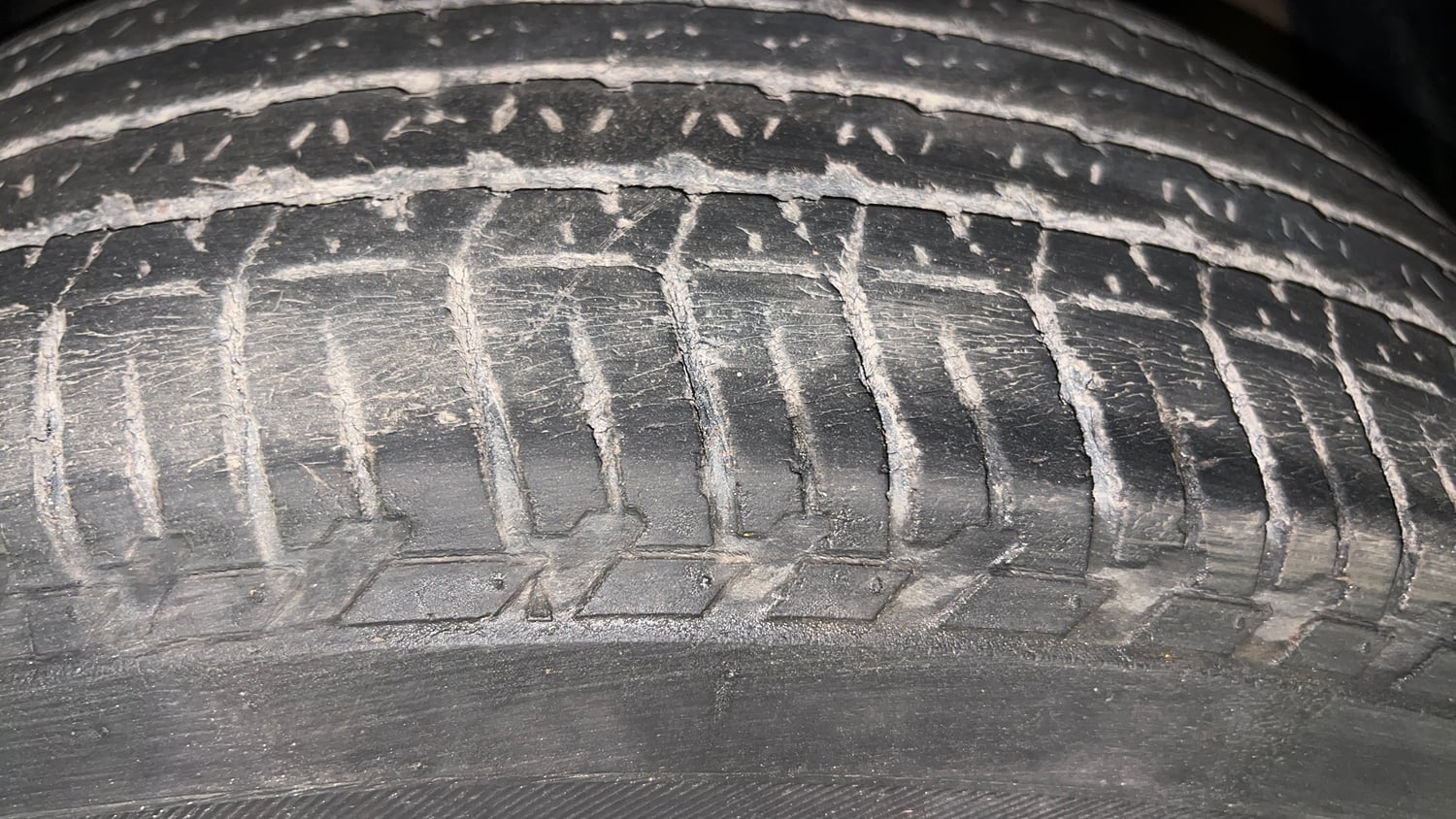 Used 2019 Mahindra XUV500 W7 Diesel Manual tyres RIGHT FRONT TYRE TREAD VIEW
