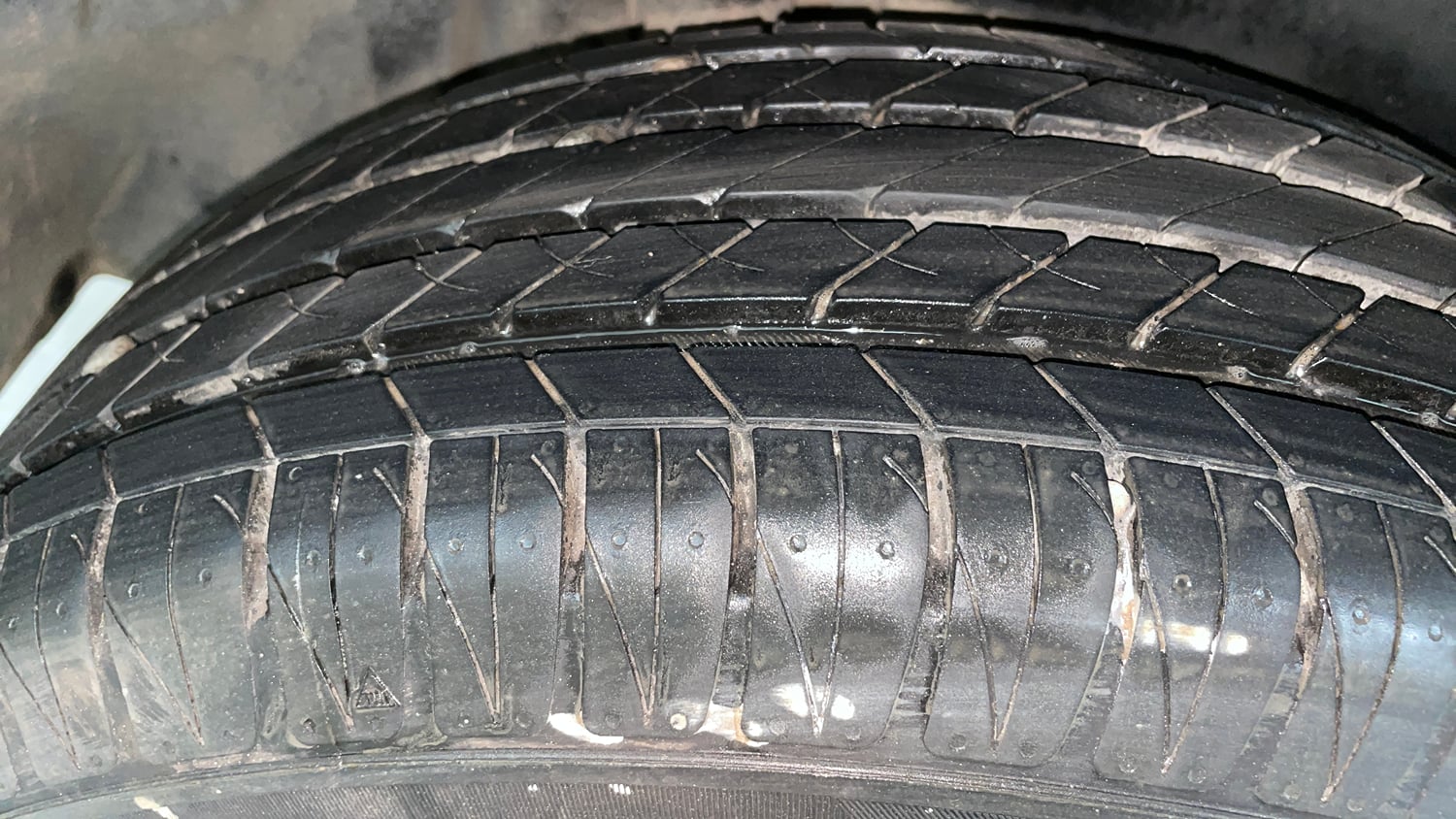 Used 2022 Toyota Urban Cruiser High Grade AT Petrol Automatic tyres RIGHT REAR TYRE TREAD VIEW