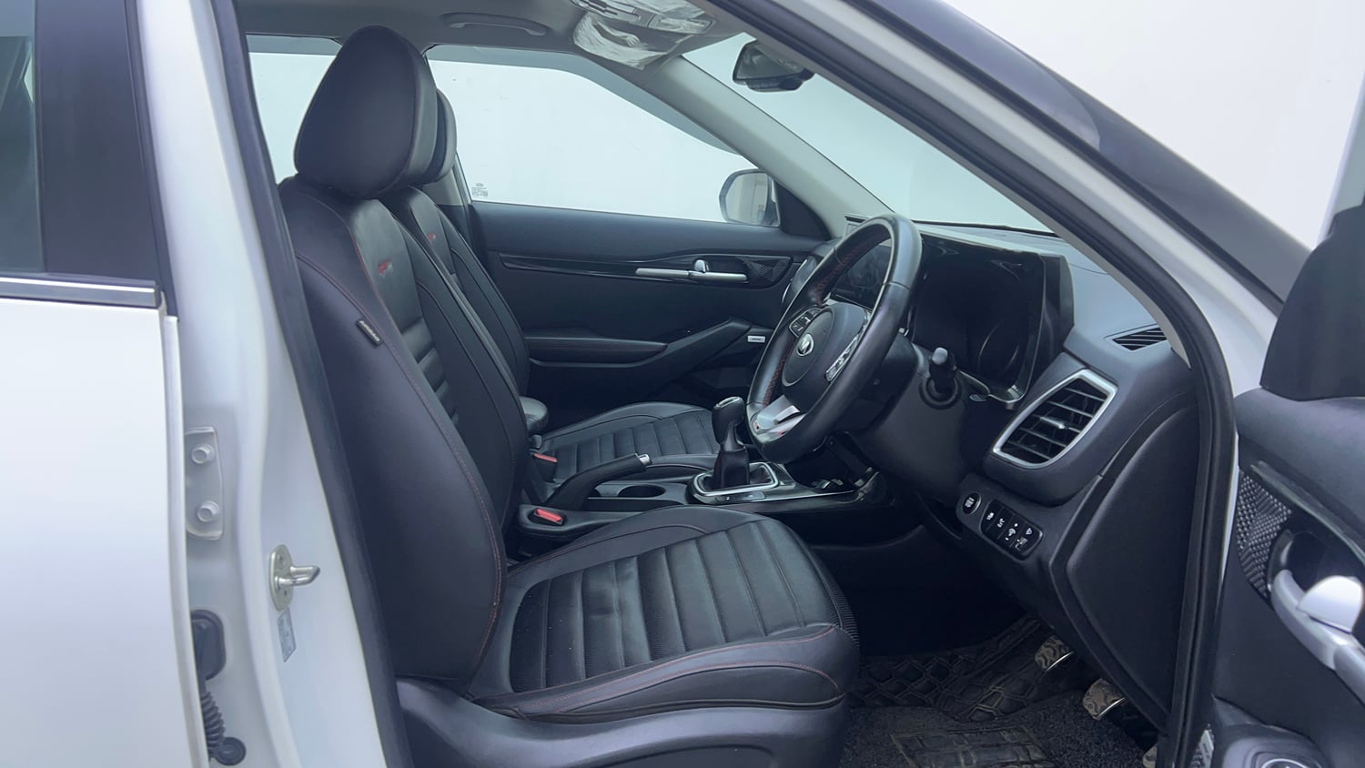Used 2020 Kia Seltos GTX Plus 1.4 Petrol Manual interior RIGHT SIDE FRONT DOOR CABIN VIEW