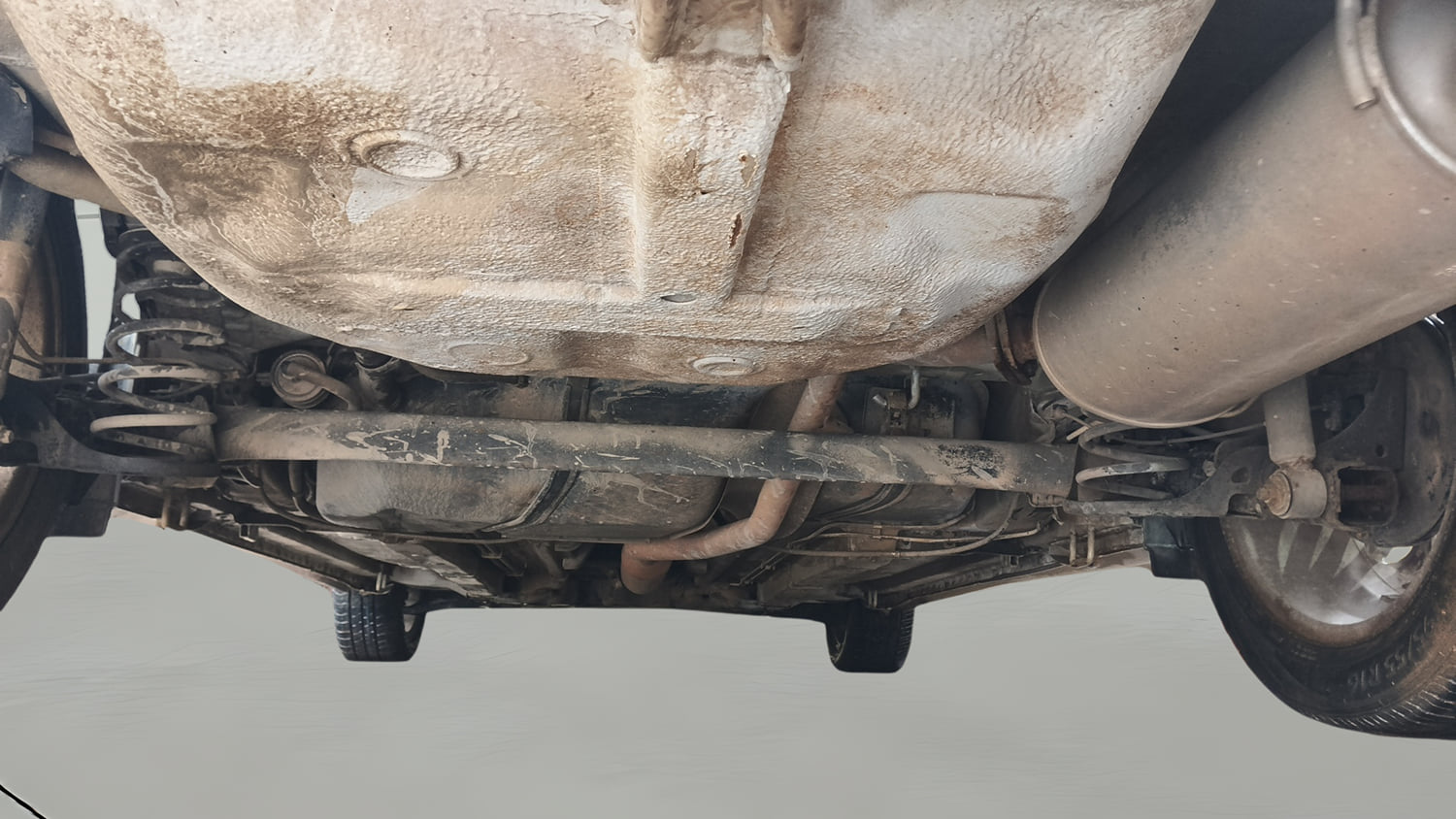Used 2016 Maruti Suzuki Ciaz ZXi+ RS Petrol Manual extra REAR RIGHT UNDERBODY VIEW