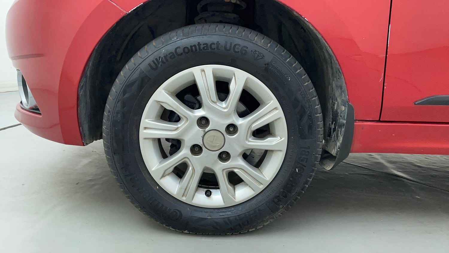 Used 2017 Tata Tiago Revotron XZ Petrol Manual tyres LEFT FRONT TYRE RIM VIEW