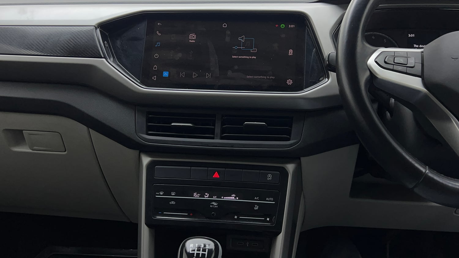 Used 2023 Volkswagen Taigun Highline 1.0 TSI MT Petrol Manual interior MUSIC SYSTEM & AC CONTROL VIEW