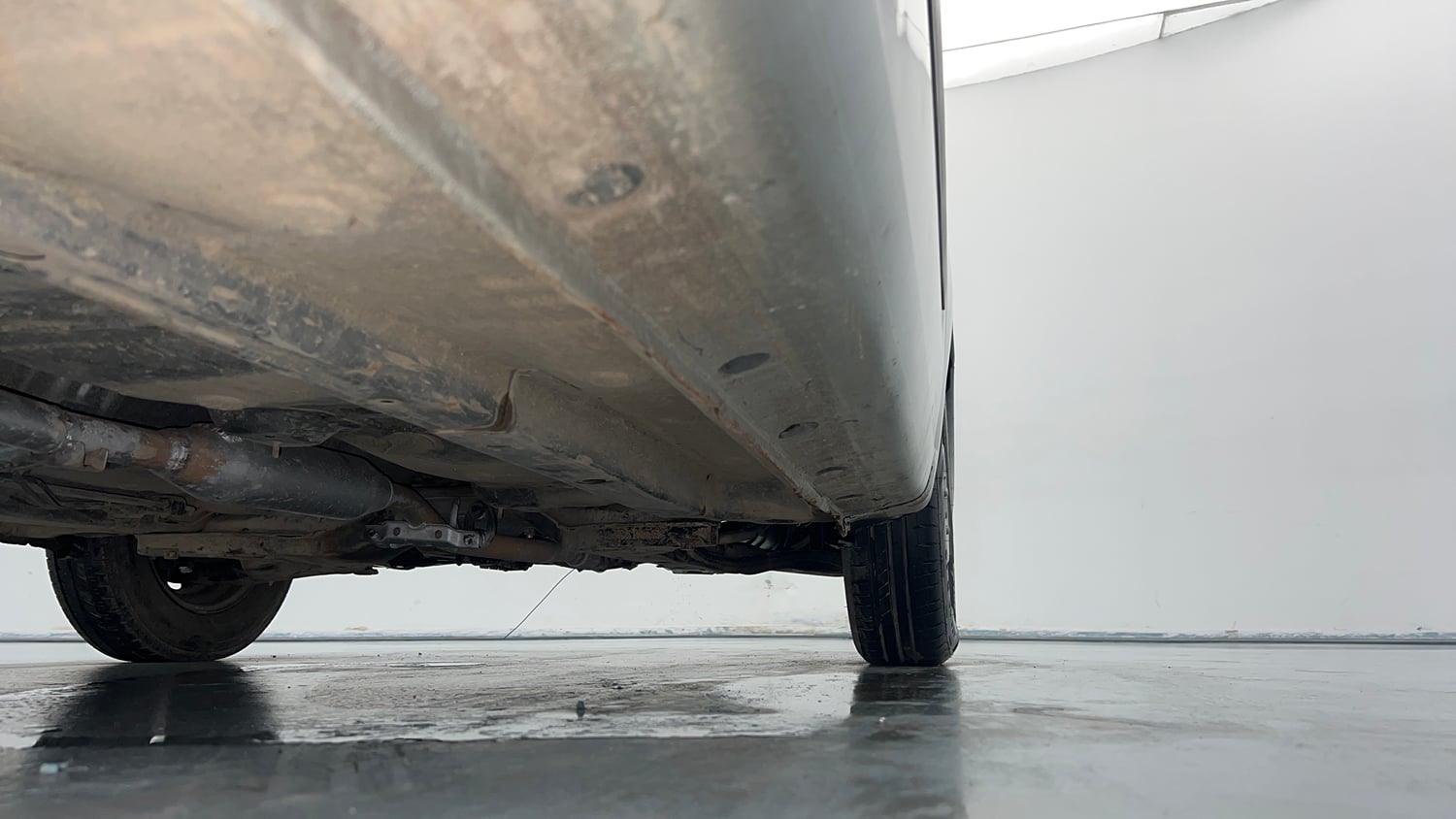 Used 2014 Hyundai i10 Magna 1.1 iRDE2 Petrol Manual extra REAR RIGHT UNDERBODY VIEW