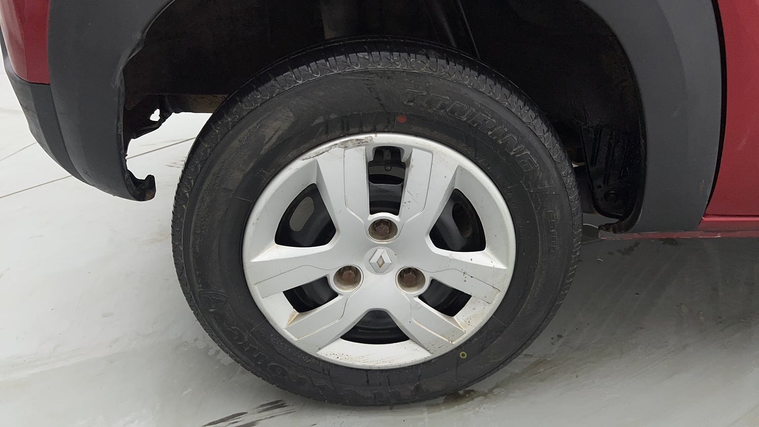 Used 2016 Renault Kwid RXL Petrol Manual tyres RIGHT REAR TYRE RIM VIEW
