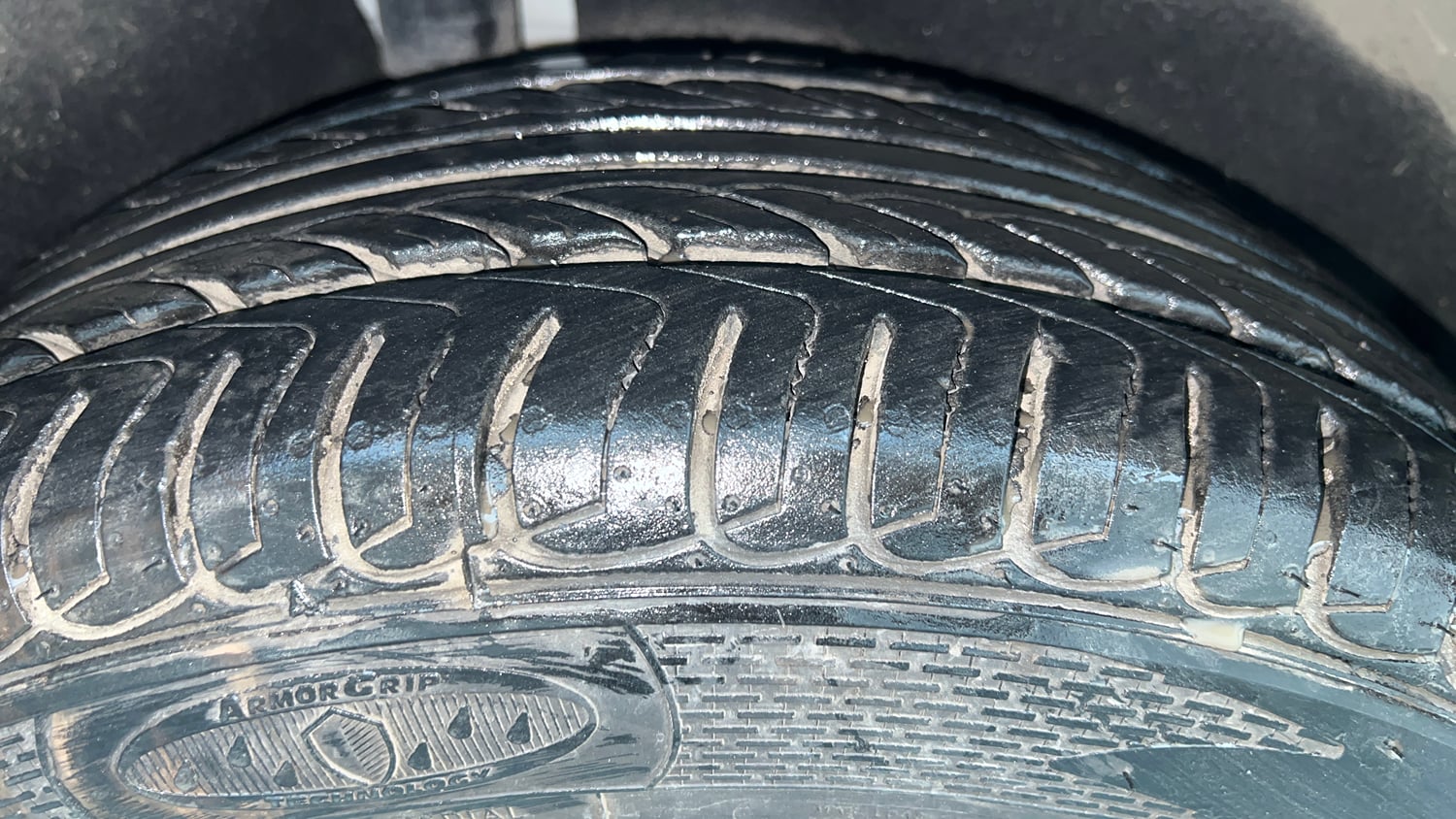 Used 2021 Ford EcoSport Titanium Plus 1.5L Ti-VCT AT Petrol Automatic tyres RIGHT REAR TYRE TREAD VIEW