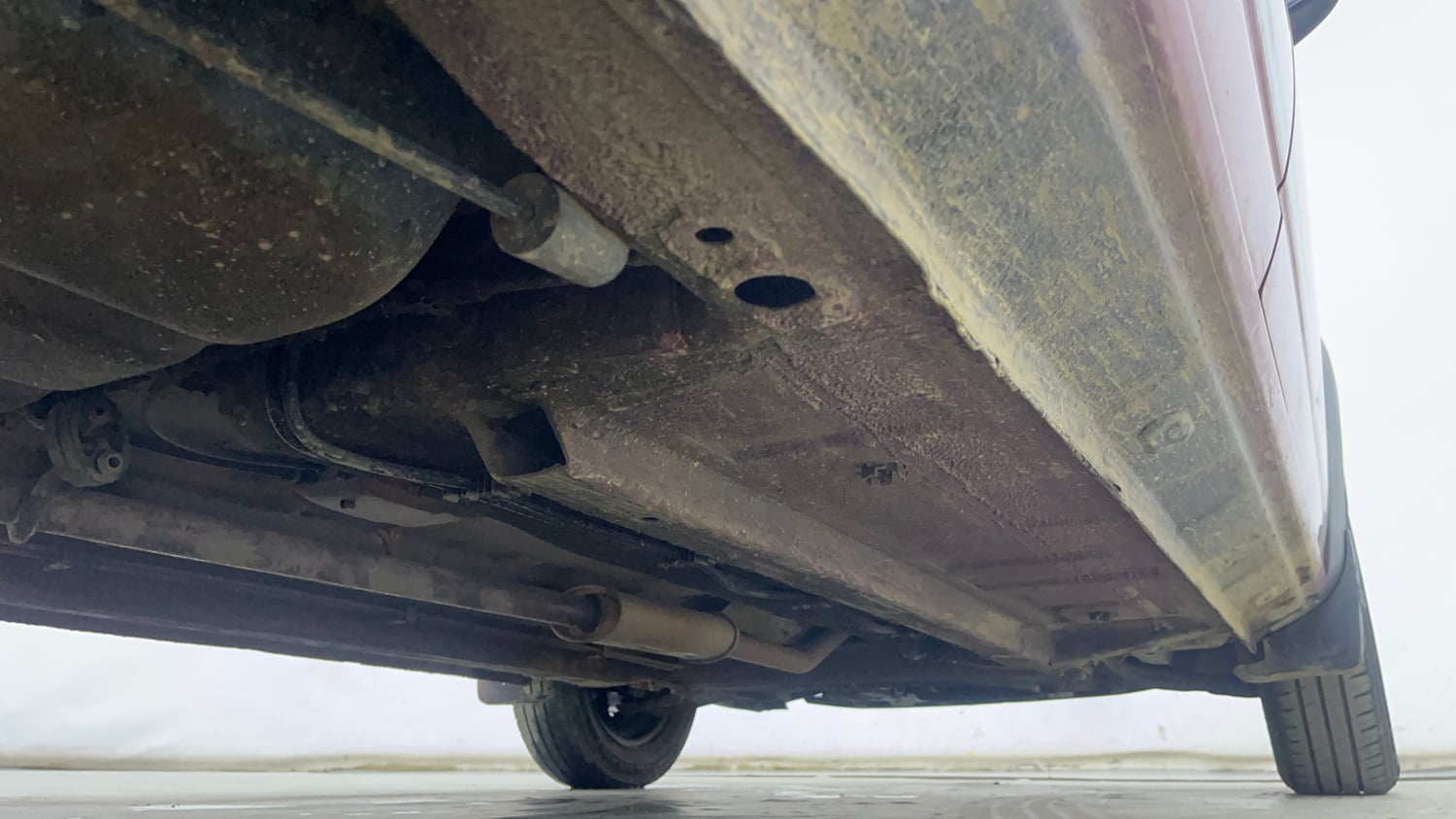 Used 2020 Renault Kwid RXT 1.0 Opt Petrol Manual extra REAR RIGHT UNDERBODY VIEW