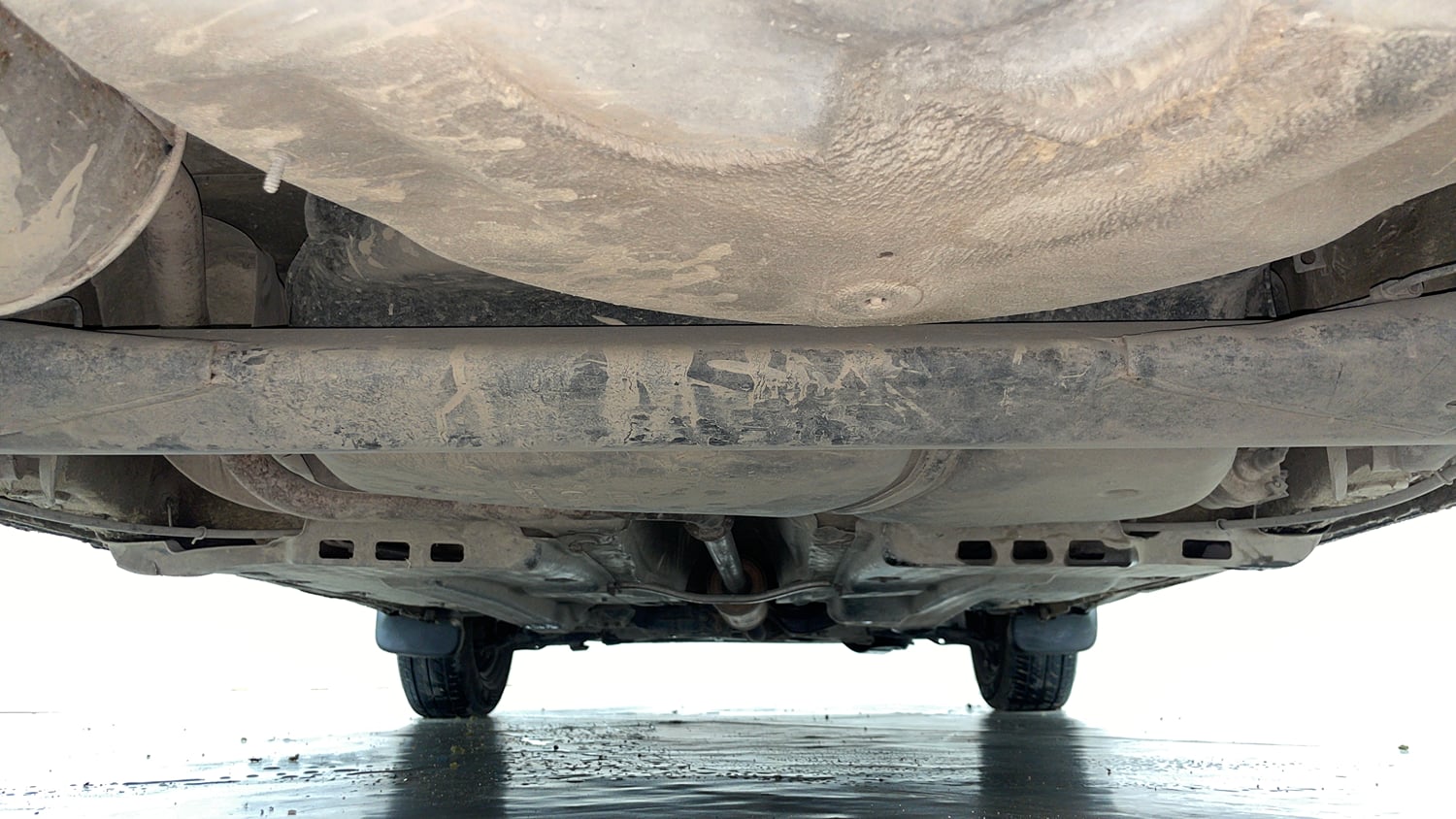 Used 2015 Volkswagen Polo Trendline 1.2L (P) Petrol Manual extra REAR UNDERBODY VIEW (TAKEN FROM REAR)