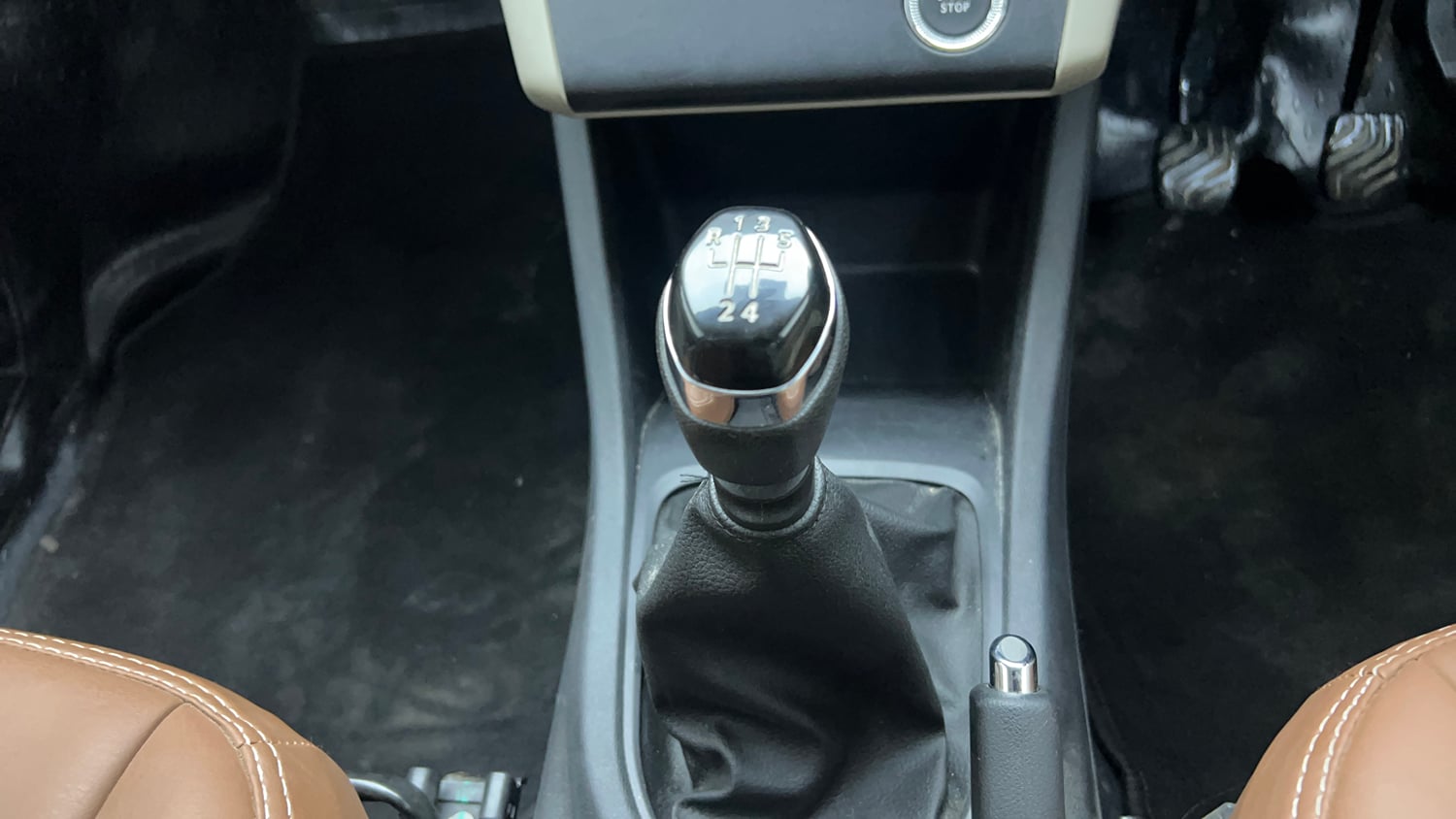 Used 2022 Renault Triber RXZ Petrol Manual interior GEAR  KNOB VIEW