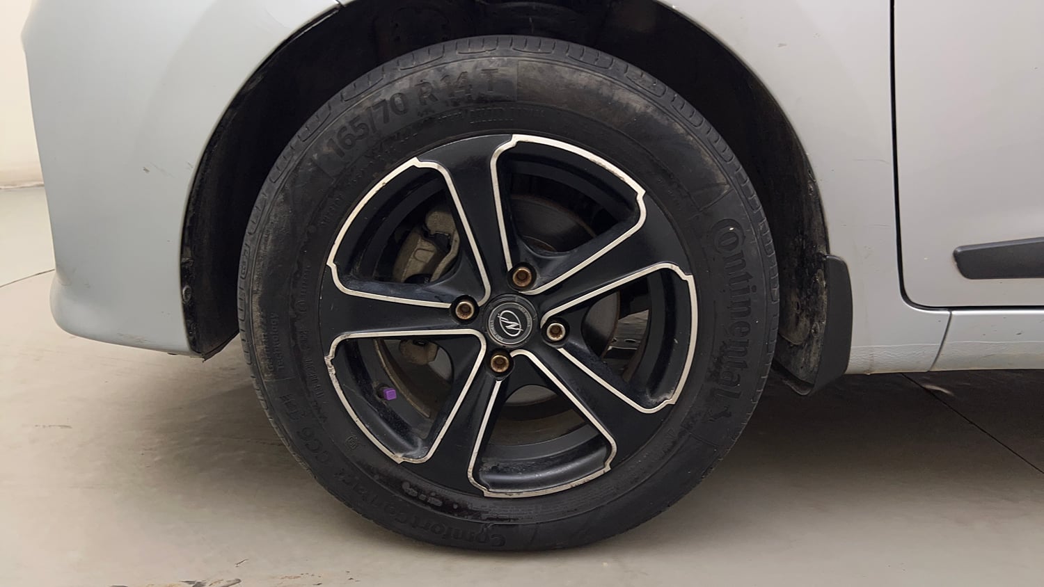 Used 2018 Hyundai Grand i10 Magna AT 1.2 Kappa VTVT Petrol Automatic tyres LEFT FRONT TYRE RIM VIEW