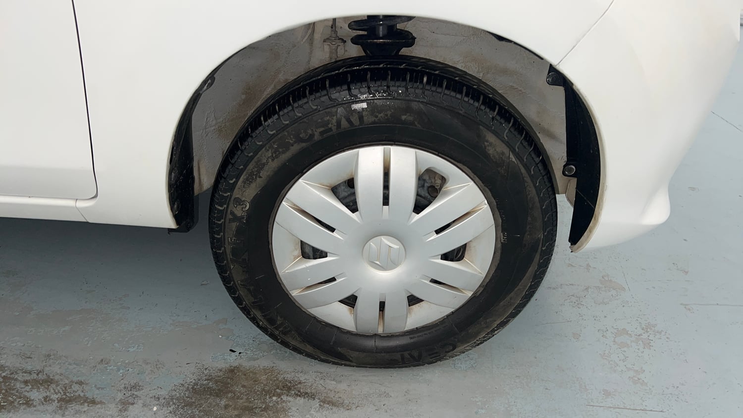 Used 2016 Maruti Suzuki Alto 800 Lxi Petrol Manual tyres RIGHT FRONT TYRE RIM VIEW