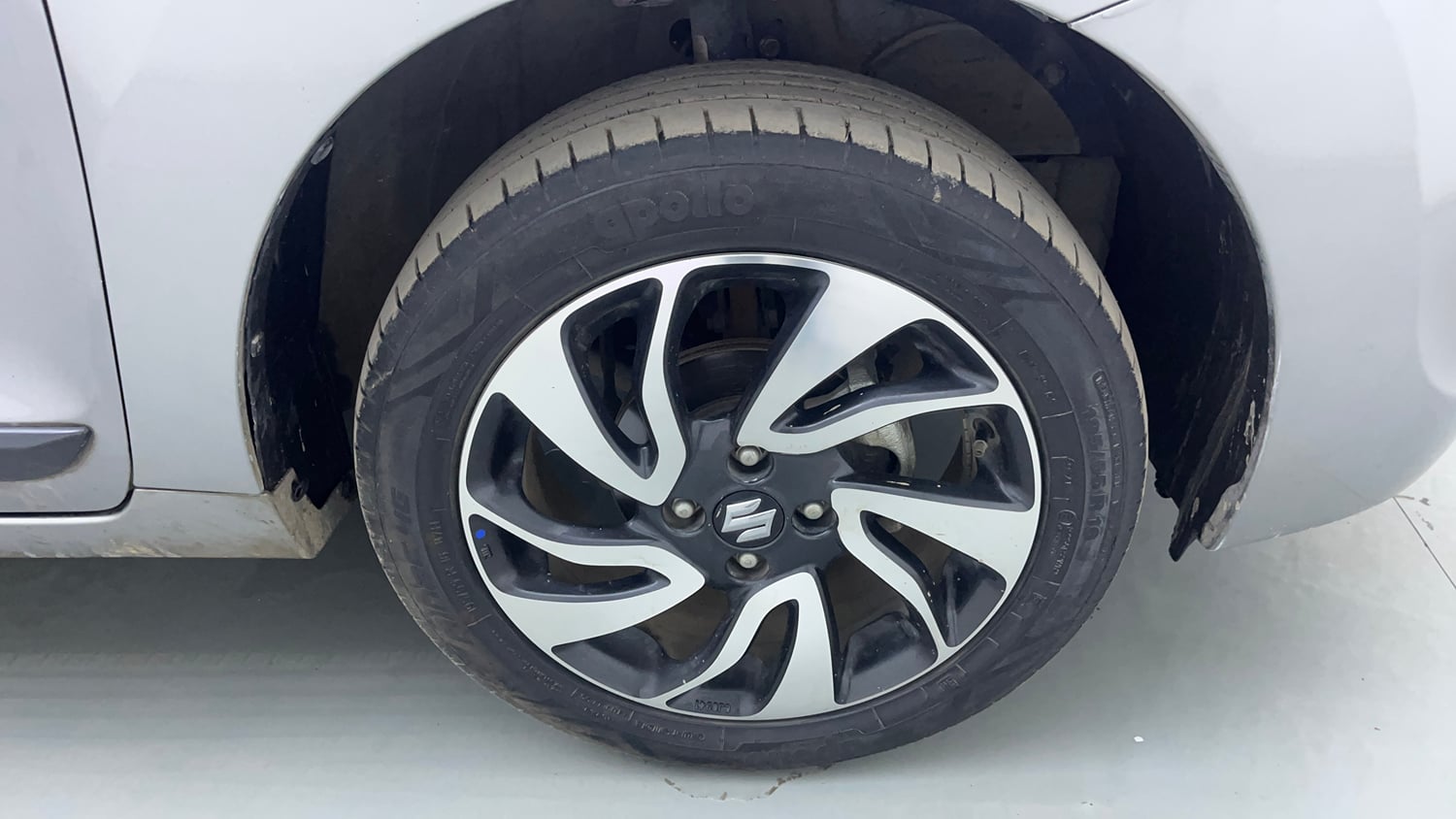 Used 2021 Maruti Suzuki Baleno Zeta Petrol Manual tyres RIGHT FRONT TYRE RIM VIEW