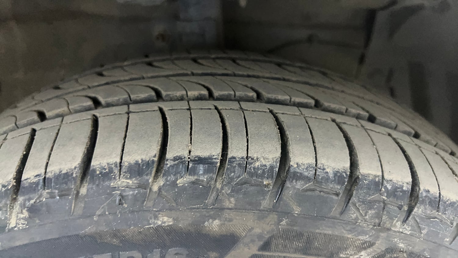 Used 2018 Maruti Suzuki Ciaz Alpha 1.4 MT Petrol Manual tyres RIGHT FRONT TYRE TREAD VIEW