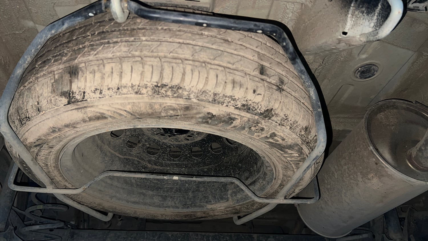 Used 2023 Maruti Suzuki XL6 Zeta AT Petrol Petrol Automatic tyres SPARE TYRE VIEW