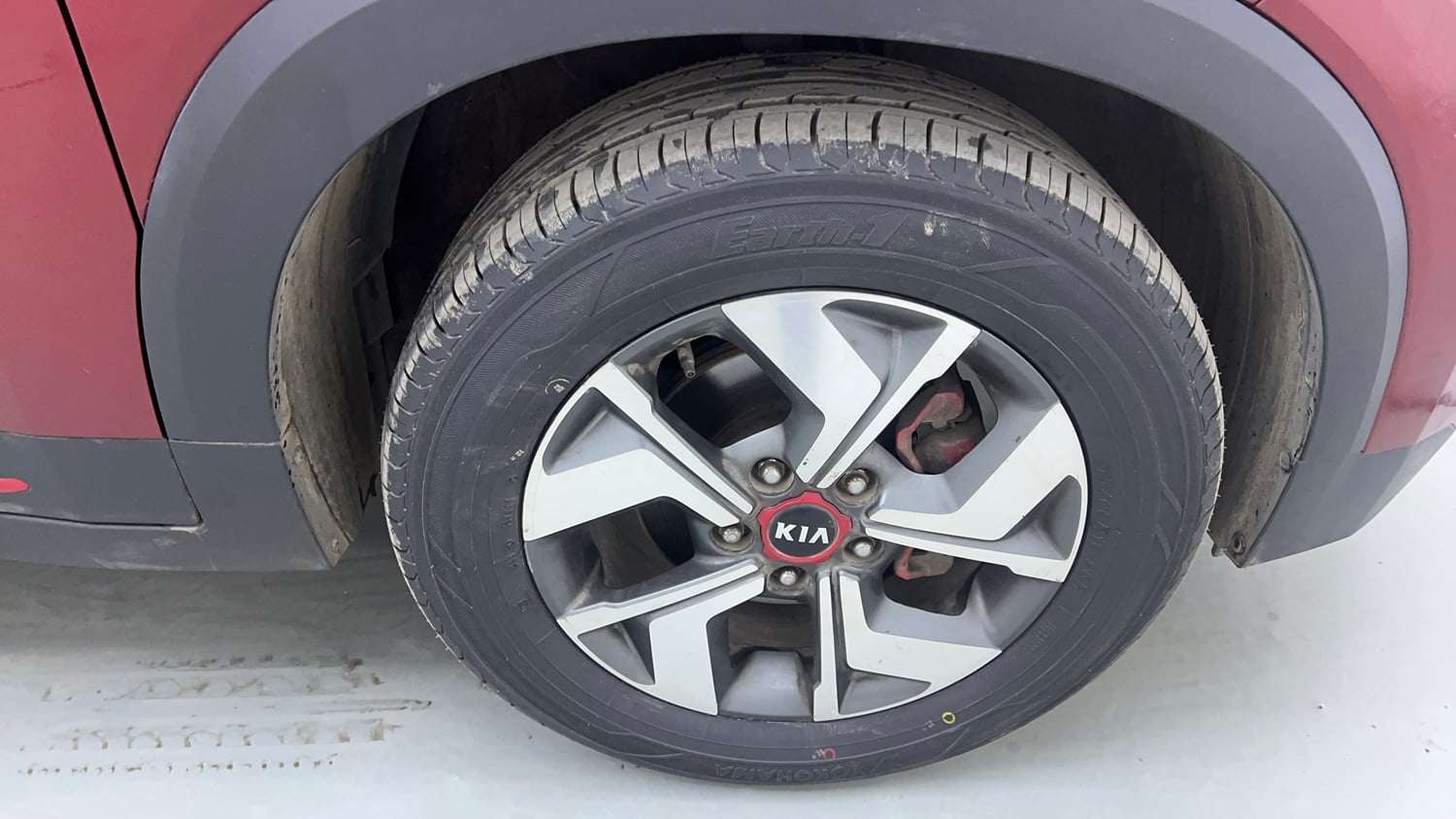Used 2020 Kia Sonet GTX Plus 1.5 AT Diesel Automatic tyres RIGHT FRONT TYRE RIM VIEW