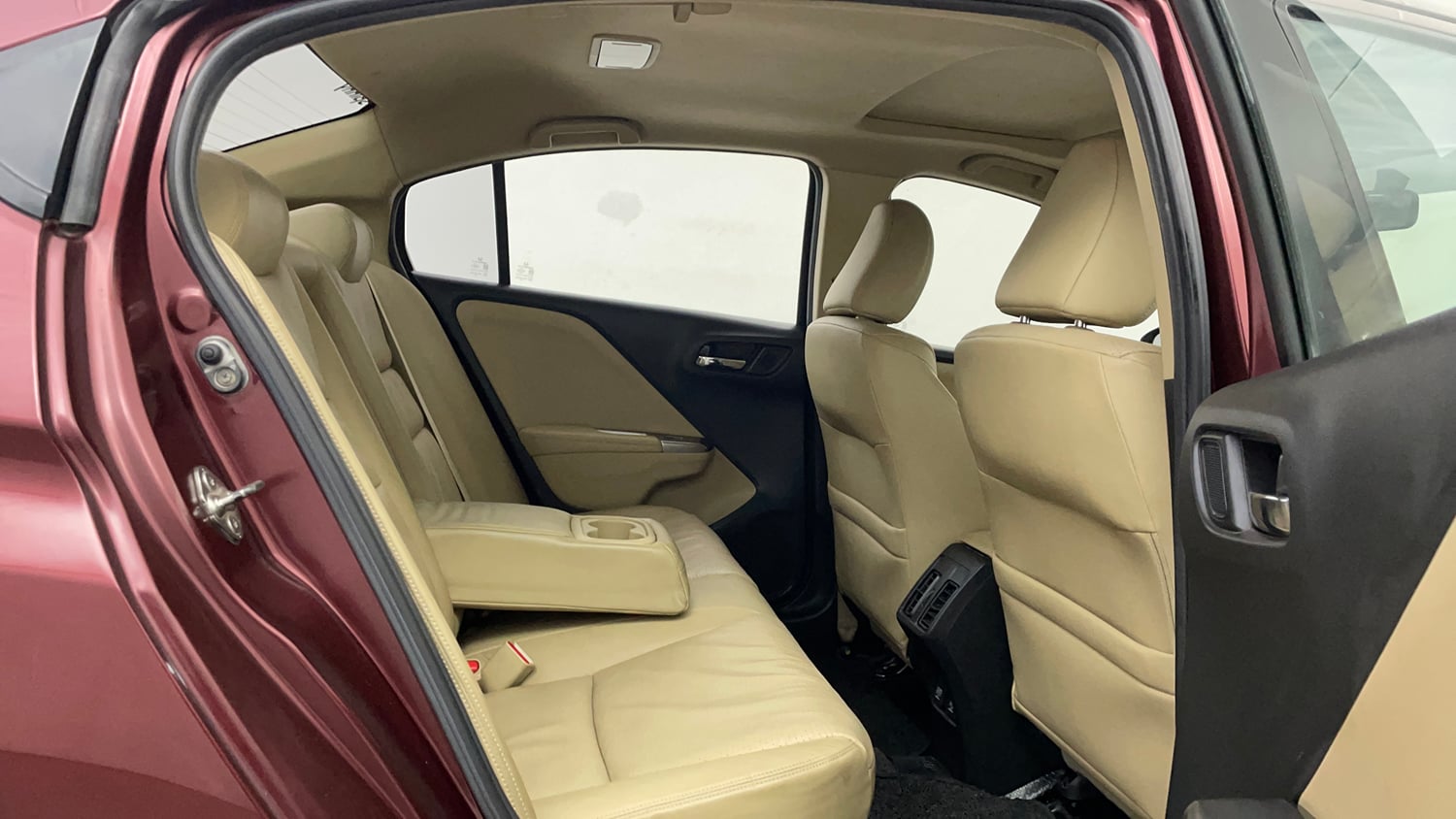 Used 2016 Honda City VX (O) MT Petrol Manual interior RIGHT SIDE REAR DOOR CABIN VIEW