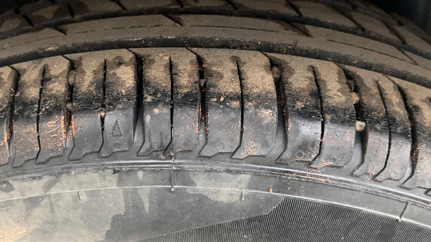 Used 2021 Renault Triber RXZ Petrol Manual tyres RIGHT REAR TYRE TREAD VIEW