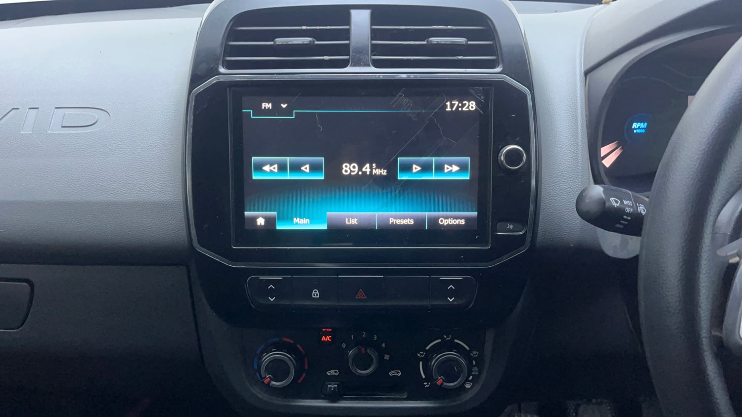 Used 2020 Renault Kwid RXT 1.0 Opt Petrol Manual interior MUSIC SYSTEM & AC CONTROL VIEW