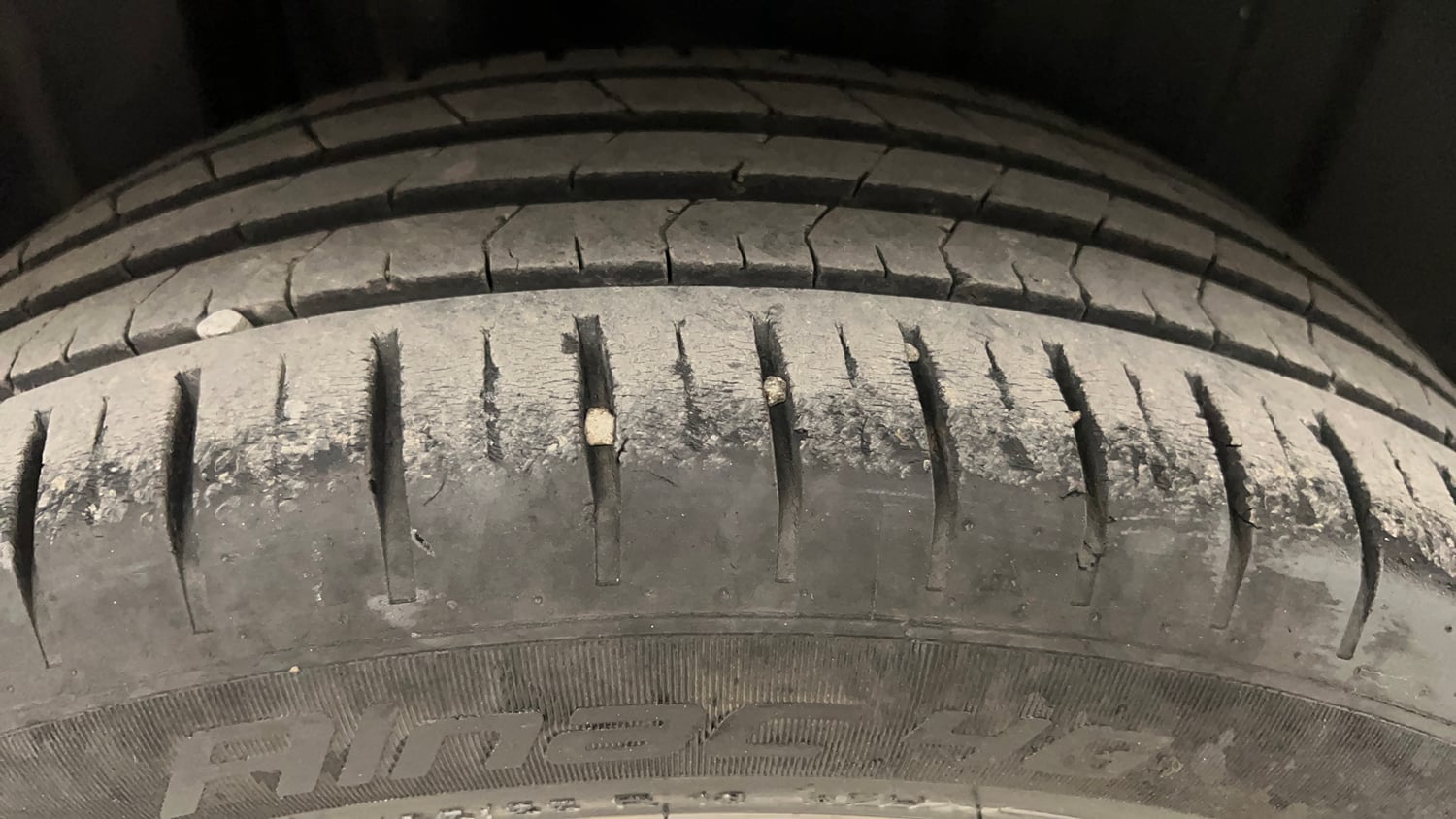 Used 2023 Toyota Glanza V AMT Petrol Automatic tyres RIGHT REAR TYRE TREAD VIEW