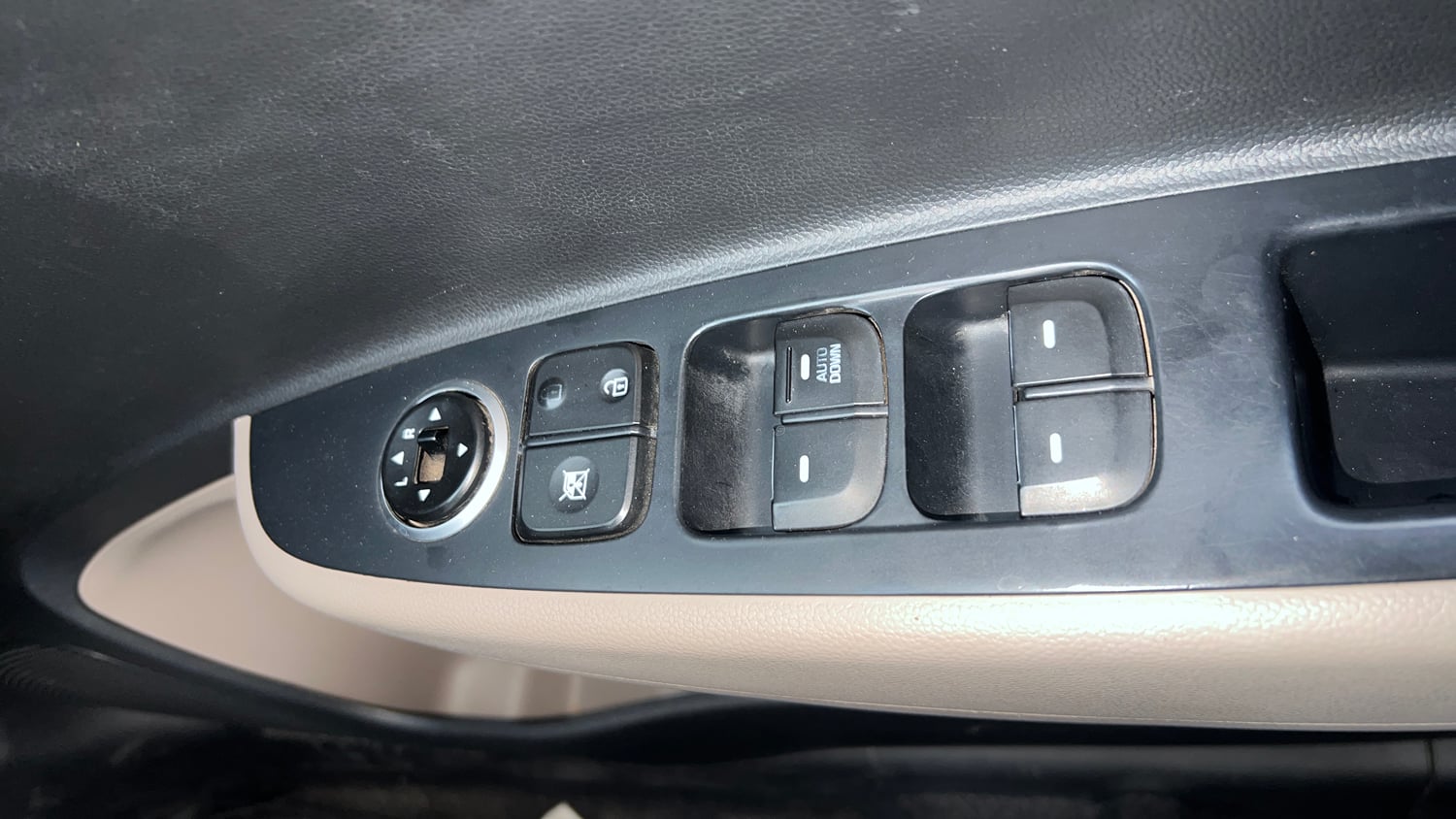 Used 2016 Hyundai Grand i10 Magna 1.2 Kappa VTVT Petrol Manual top_features Power windows