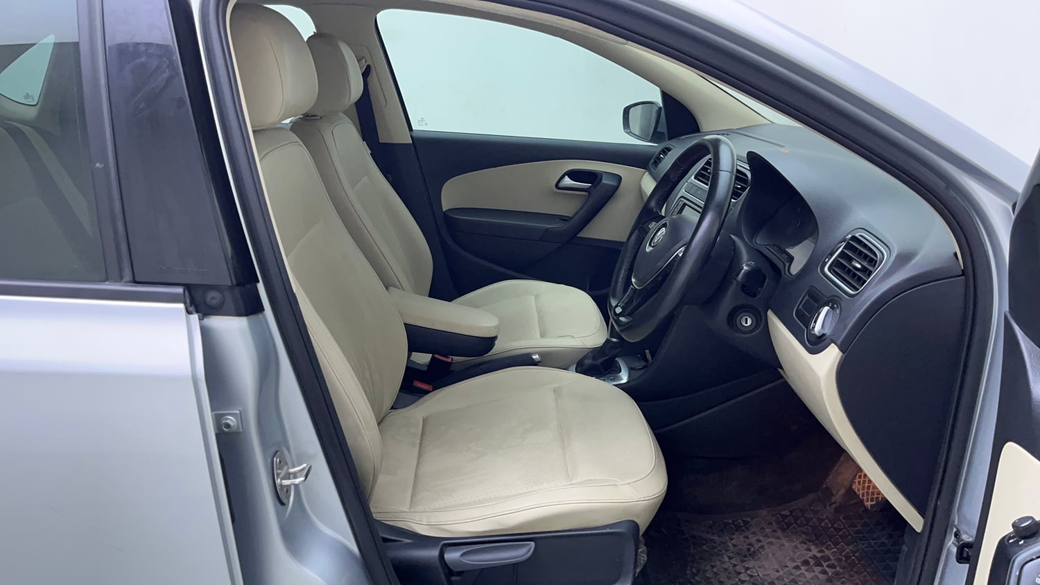 Used 2022 Volkswagen Vento Highline Plus 1.0L TSI Automatic Petrol Automatic interior RIGHT SIDE FRONT DOOR CABIN VIEW