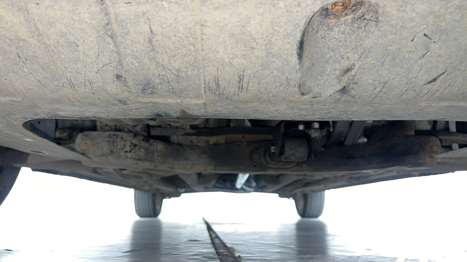 Used 2016 Hyundai Elite i20 Asta 1.2 (O) Petrol Manual extra FRONT LEFT UNDERBODY VIEW