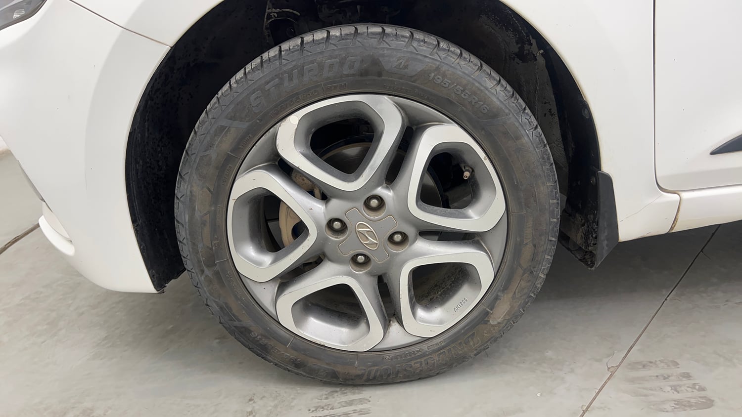 Used 2019 Hyundai Elite i20 Asta 1.2 (O) Petrol Manual tyres LEFT FRONT TYRE RIM VIEW