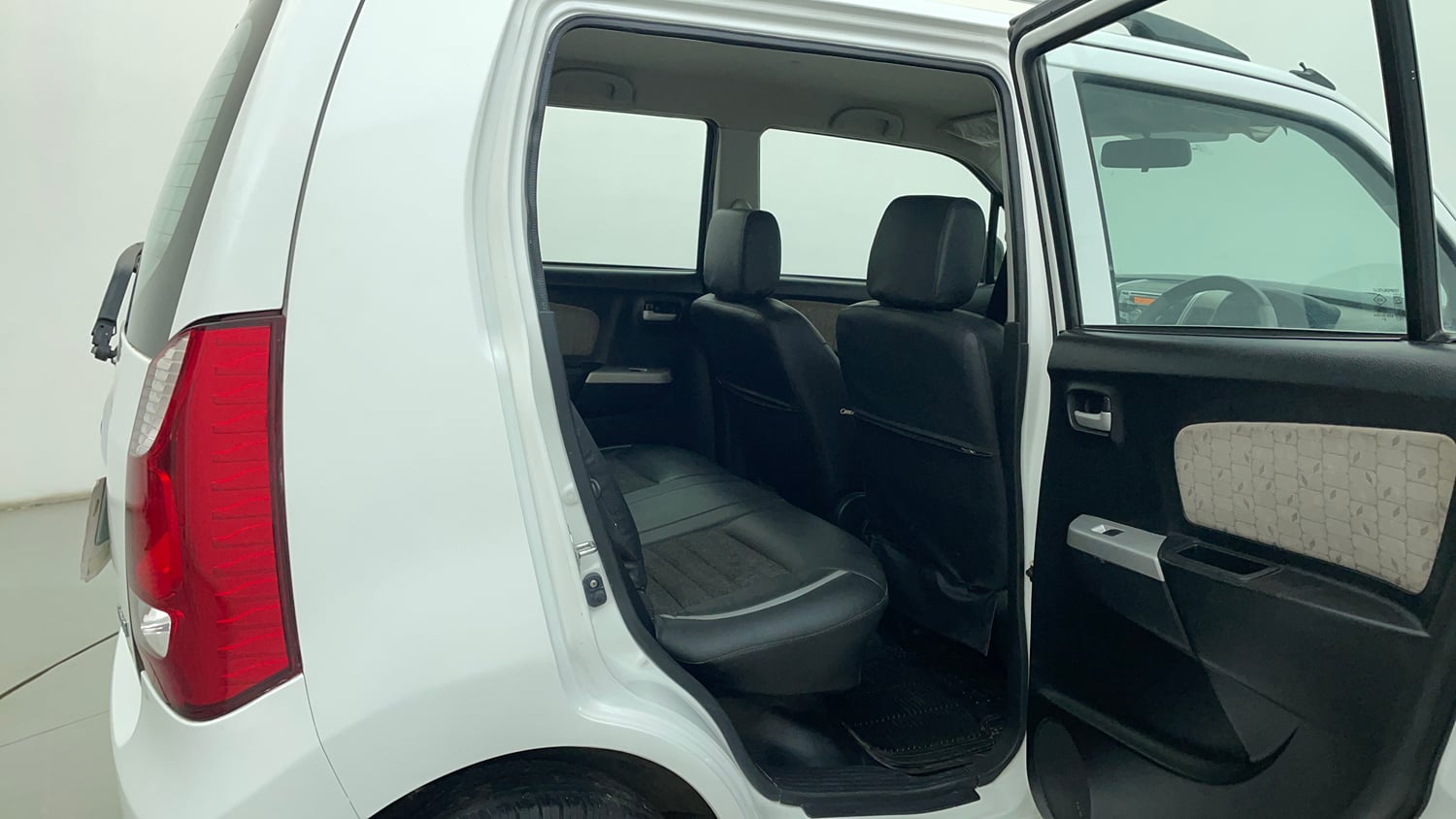 Used 2015 Maruti Suzuki Wagon R VXI Petrol Manual interior RIGHT SIDE REAR DOOR CABIN VIEW