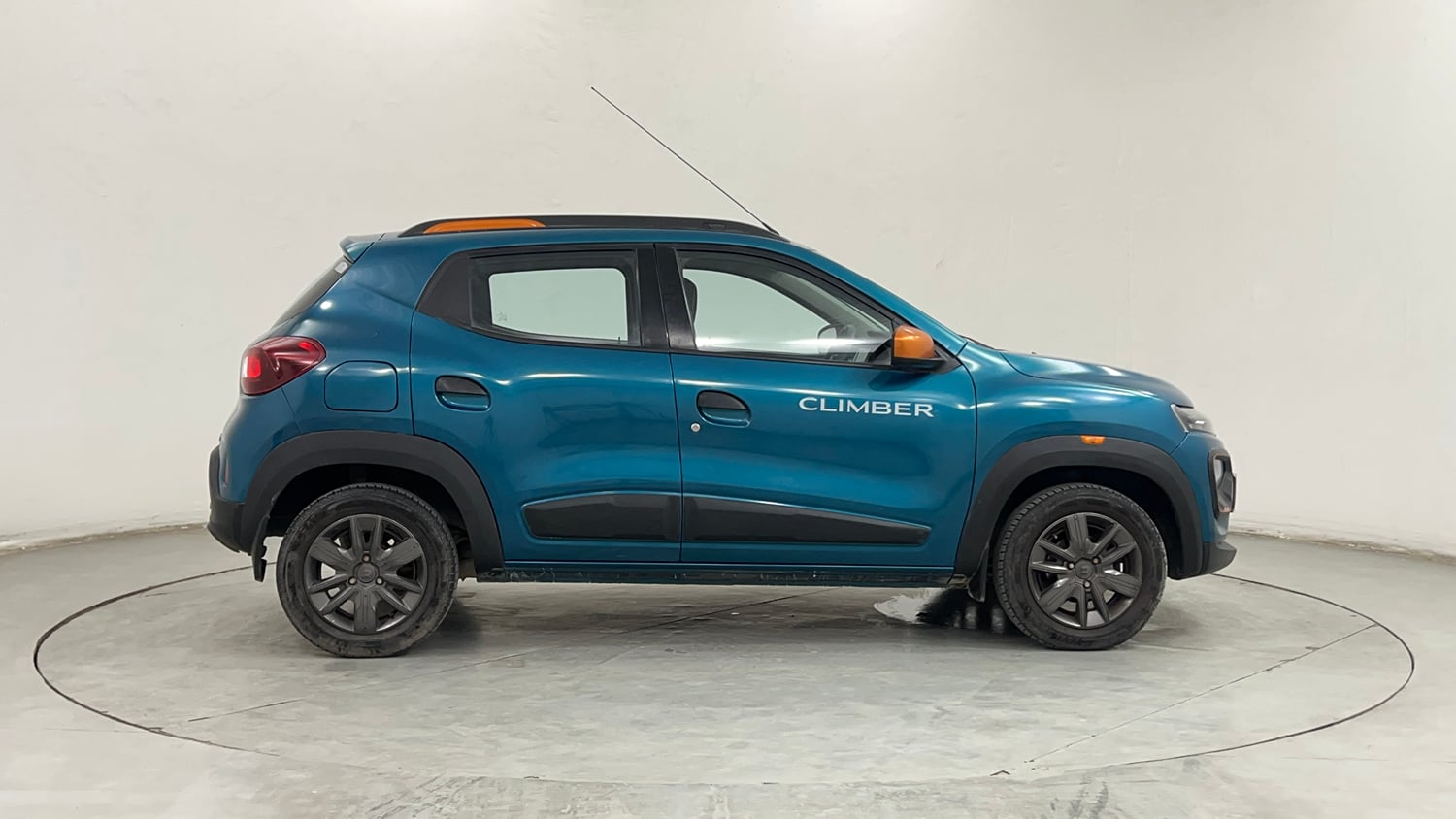 Used 2019 Renault Kwid CLIMBER 1.0 AMT Opt Petrol Automatic exterior RIGHT SIDE VIEW