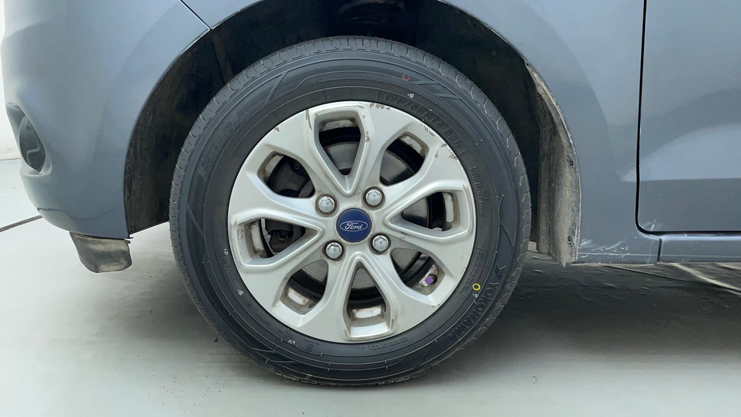 Used 2017 Ford Figo Aspire Titanium 1.2 Ti-VCT Petrol Manual tyres LEFT FRONT TYRE RIM VIEW