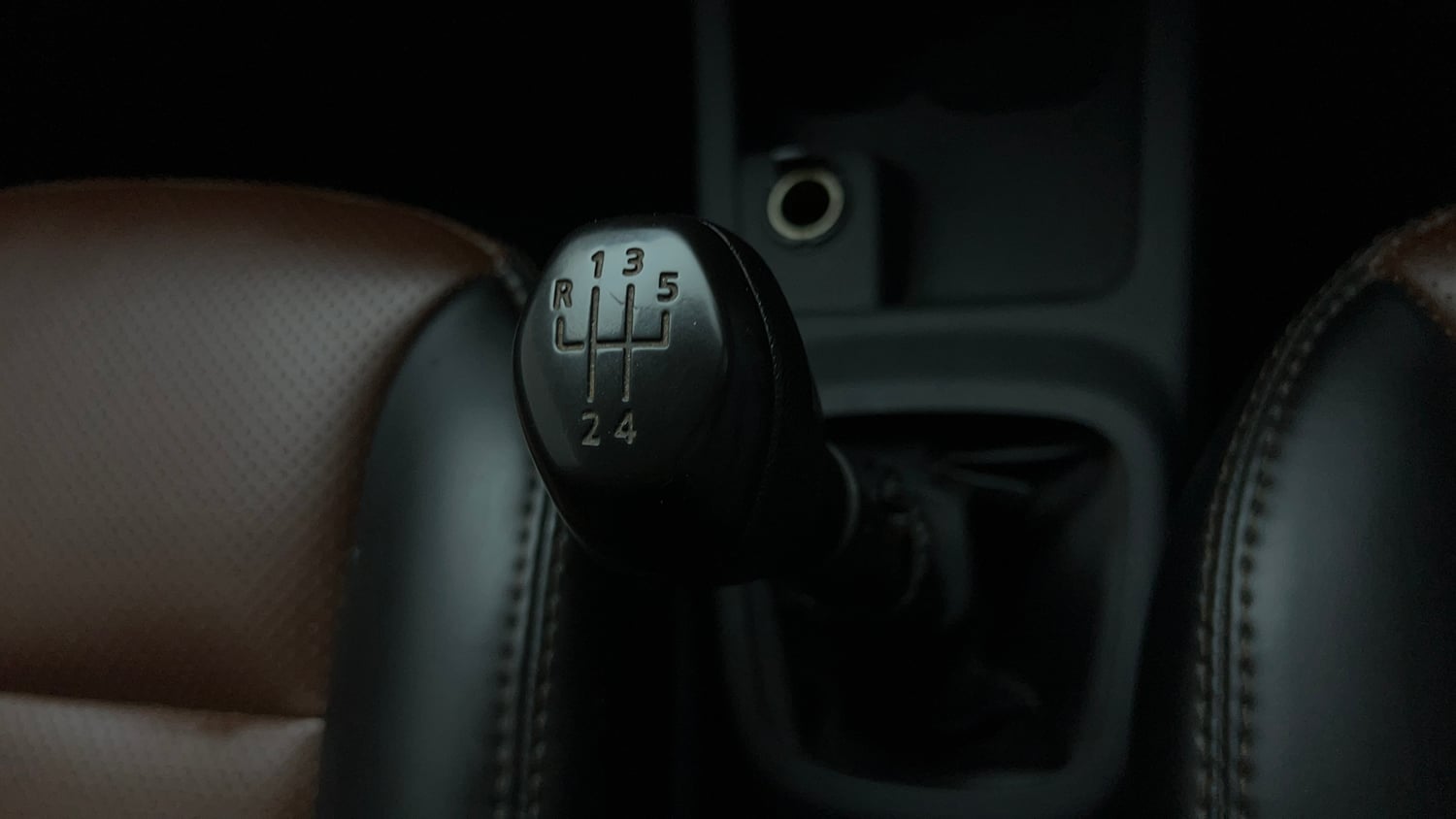 Used 2016 Renault Kwid RXL Petrol Manual interior GEAR  KNOB VIEW