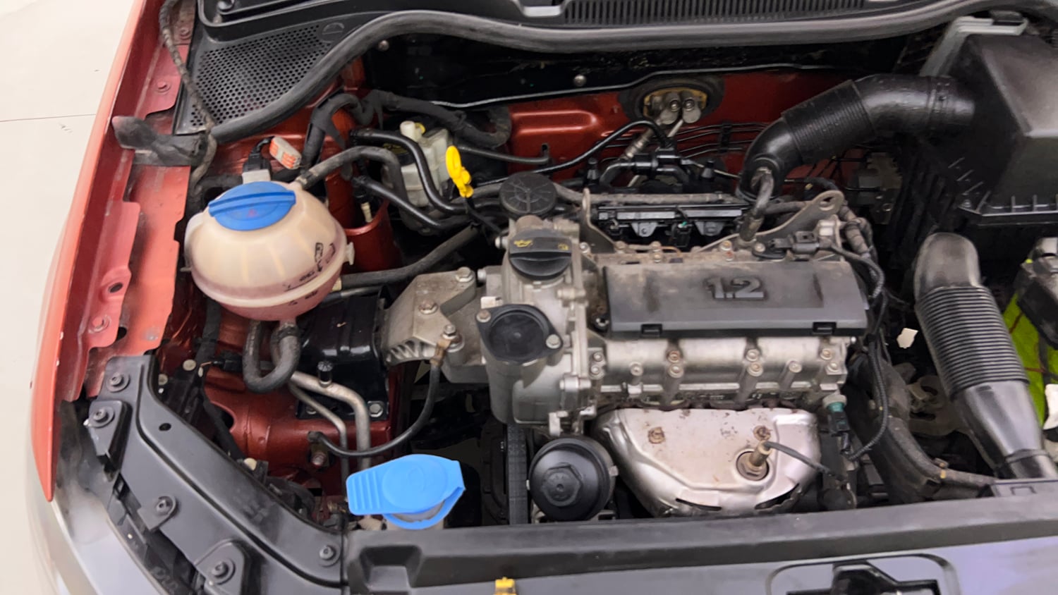 Used 2016 Volkswagen Polo Highline1.2L (P) Petrol Manual engine ENGINE RIGHT SIDE VIEW